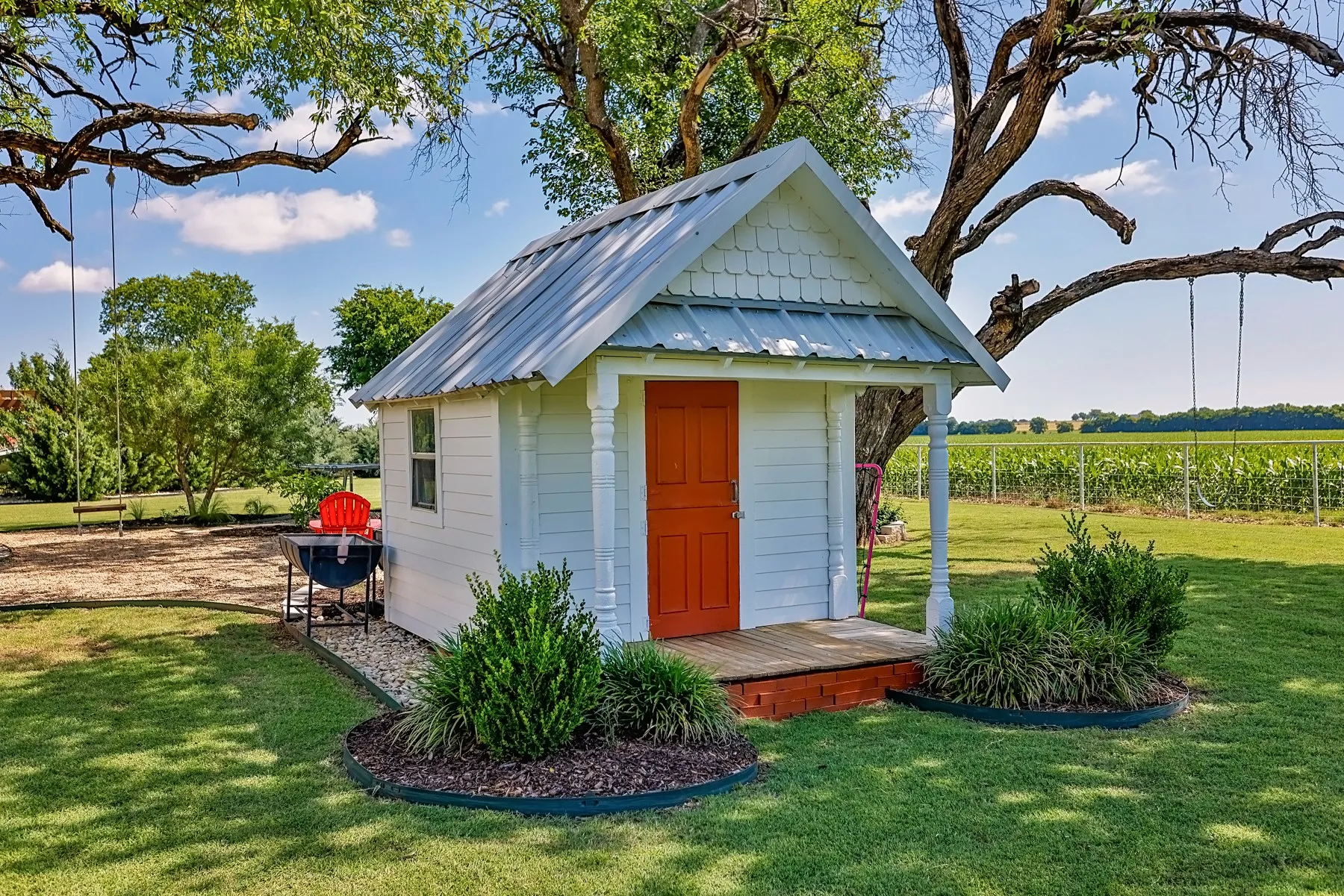 Single Family Residence For Sale in Cooke County , 5217 W Fm 922, Valley View, Texas 76272, 4 Bedroom, 2 Bathroom, Garage spaces, 2,608 Sqft, built in 1902, mls#21269027, Real Estate Agent in Valley View, Homes For Sale in Cooke county, Homes For Sale in Valley View, Realtor in Valley View Texas, Real Estate Brokerage Independent Realty Texas, Luminita Cordes Realtor