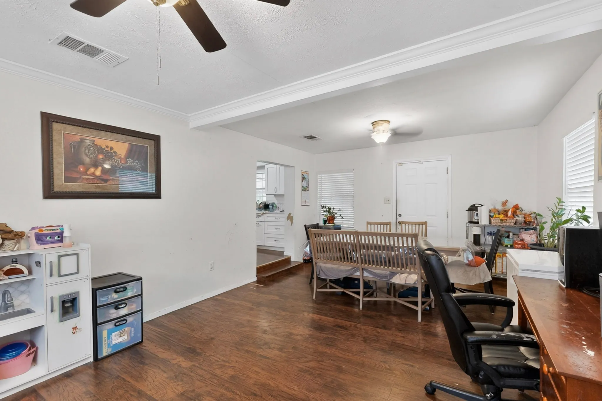 Single Family Residence For Sale in Dallas County , 8927 Beckley View Avenue, Dallas, Texas 75232, 4 Bedroom, 3 Bathroom, Garage spaces, 2,048 Sqft, built in 1940, mls#21272786, Real Estate Agent in Dallas, Homes For Sale in Dallas county, Homes For Sale in Dallas, Realtor in Dallas Texas, Real Estate Brokerage Independent Realty Texas, Luminita Cordes Realtor