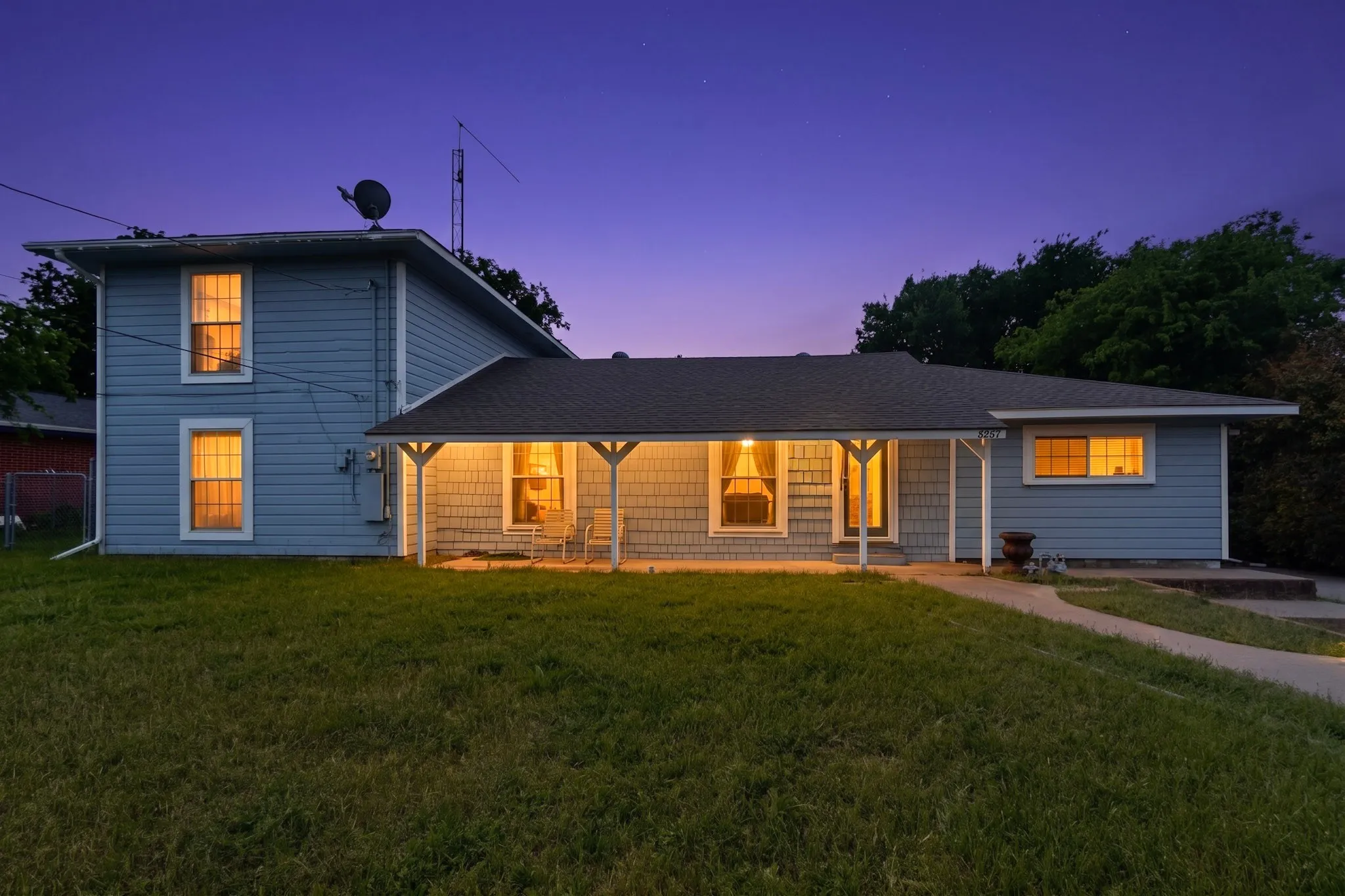 Single Family Residence For Sale in Dallas County , 8927 Beckley View Avenue, Dallas, Texas 75232, 4 Bedroom, 3 Bathroom, Garage spaces, 2,048 Sqft, built in 1940, mls#21272786, Real Estate Agent in Dallas, Homes For Sale in Dallas county, Homes For Sale in Dallas, Realtor in Dallas Texas, Real Estate Brokerage Independent Realty Texas, Luminita Cordes Realtor