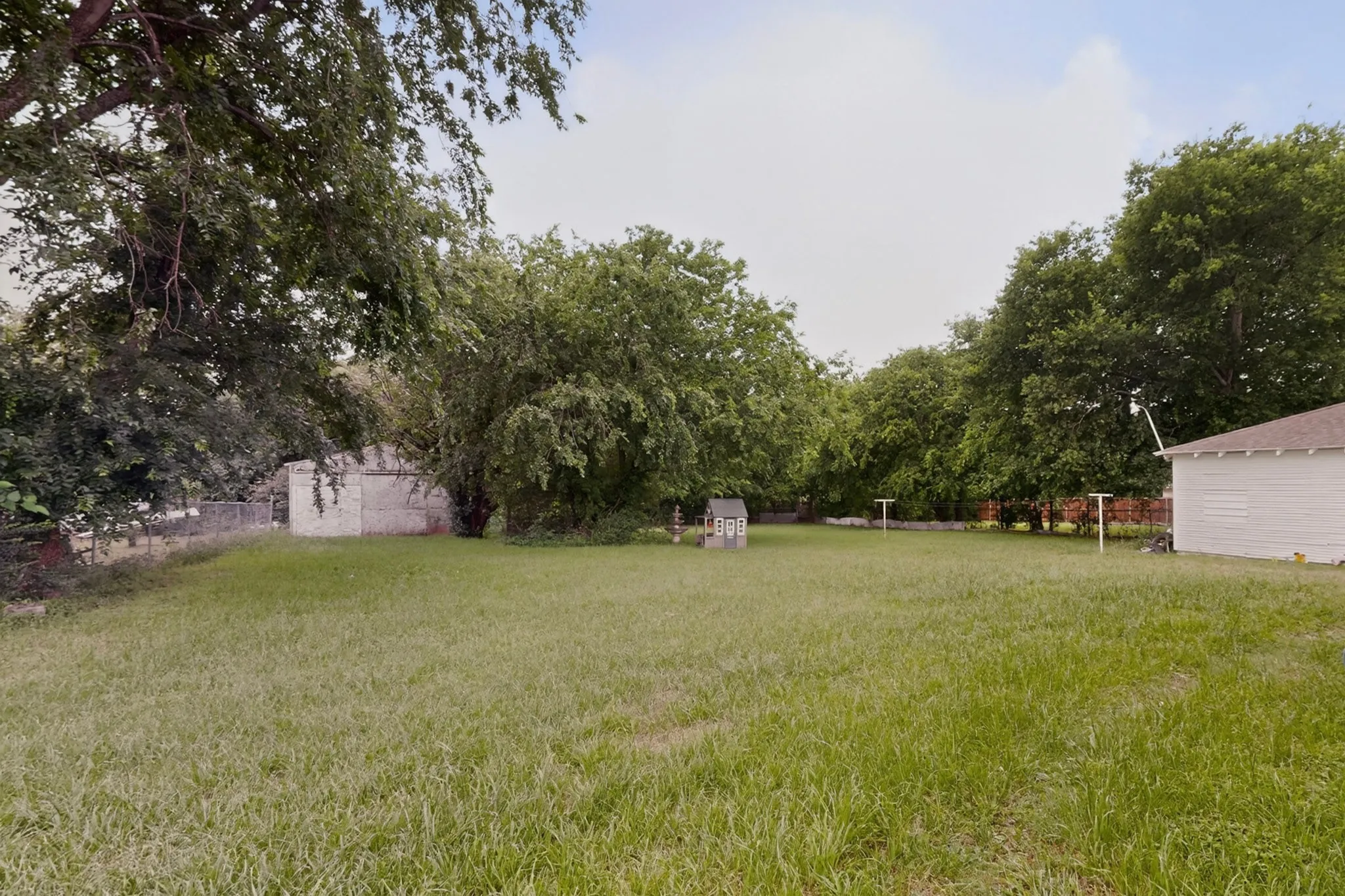 Single Family Residence For Sale in Dallas County , 8927 Beckley View Avenue, Dallas, Texas 75232, 4 Bedroom, 3 Bathroom, Garage spaces, 2,048 Sqft, built in 1940, mls#21272786, Real Estate Agent in Dallas, Homes For Sale in Dallas county, Homes For Sale in Dallas, Realtor in Dallas Texas, Real Estate Brokerage Independent Realty Texas, Luminita Cordes Realtor