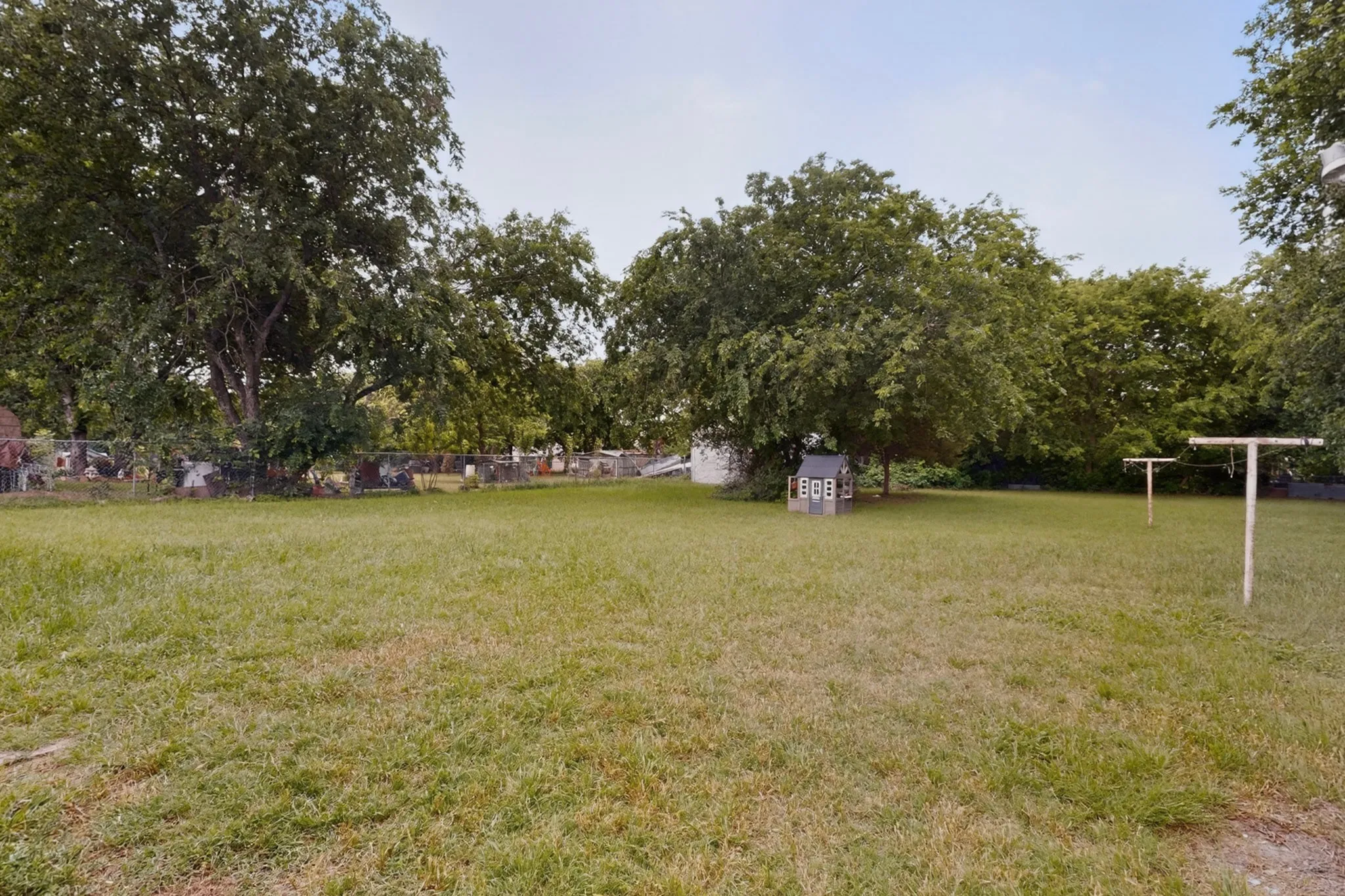 Single Family Residence For Sale in Dallas County , 8927 Beckley View Avenue, Dallas, Texas 75232, 4 Bedroom, 3 Bathroom, Garage spaces, 2,048 Sqft, built in 1940, mls#21272786, Real Estate Agent in Dallas, Homes For Sale in Dallas county, Homes For Sale in Dallas, Realtor in Dallas Texas, Real Estate Brokerage Independent Realty Texas, Luminita Cordes Realtor