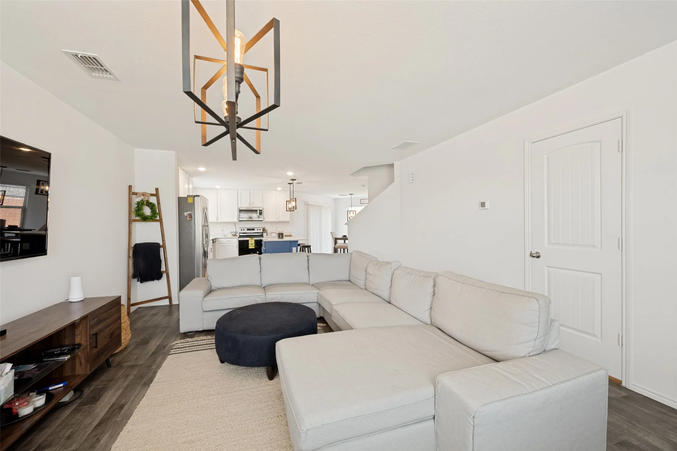 Single Family Residence For Sale in Tarrant County , 10612 Desert Cove, Fort Worth, Texas 76108, 4 Bedroom, 4 Bathroom, 2 Garage spaces, 2,615 Sqft, built in 2020, mls#21271332, Real Estate Agent in Fort Worth, Homes For Sale in Tarrant county, Homes For Sale in Fort Worth, Realtor in Fort Worth Texas, Real Estate Brokerage Independent Realty Texas, Luminita Cordes Realtor