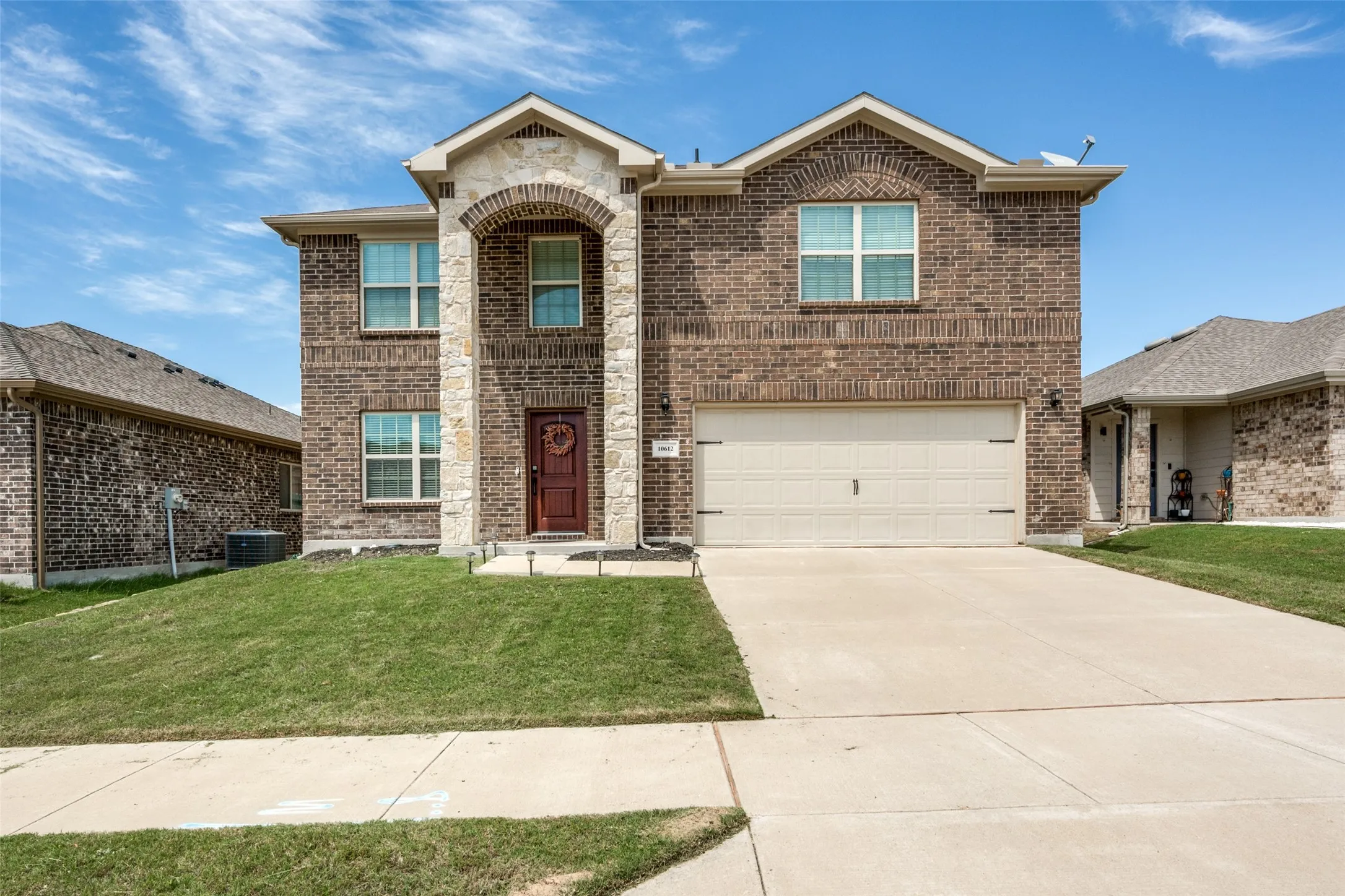 Single Family Residence For Sale in Tarrant County , 10612 Desert Cove, Fort Worth, Texas 76108, 4 Bedroom, 4 Bathroom, 2 Garage spaces, 2,615 Sqft, built in 2020, mls#21271332, Real Estate Agent in Fort Worth, Homes For Sale in Tarrant county, Homes For Sale in Fort Worth, Realtor in Fort Worth Texas, Real Estate Brokerage Independent Realty Texas, Luminita Cordes Realtor