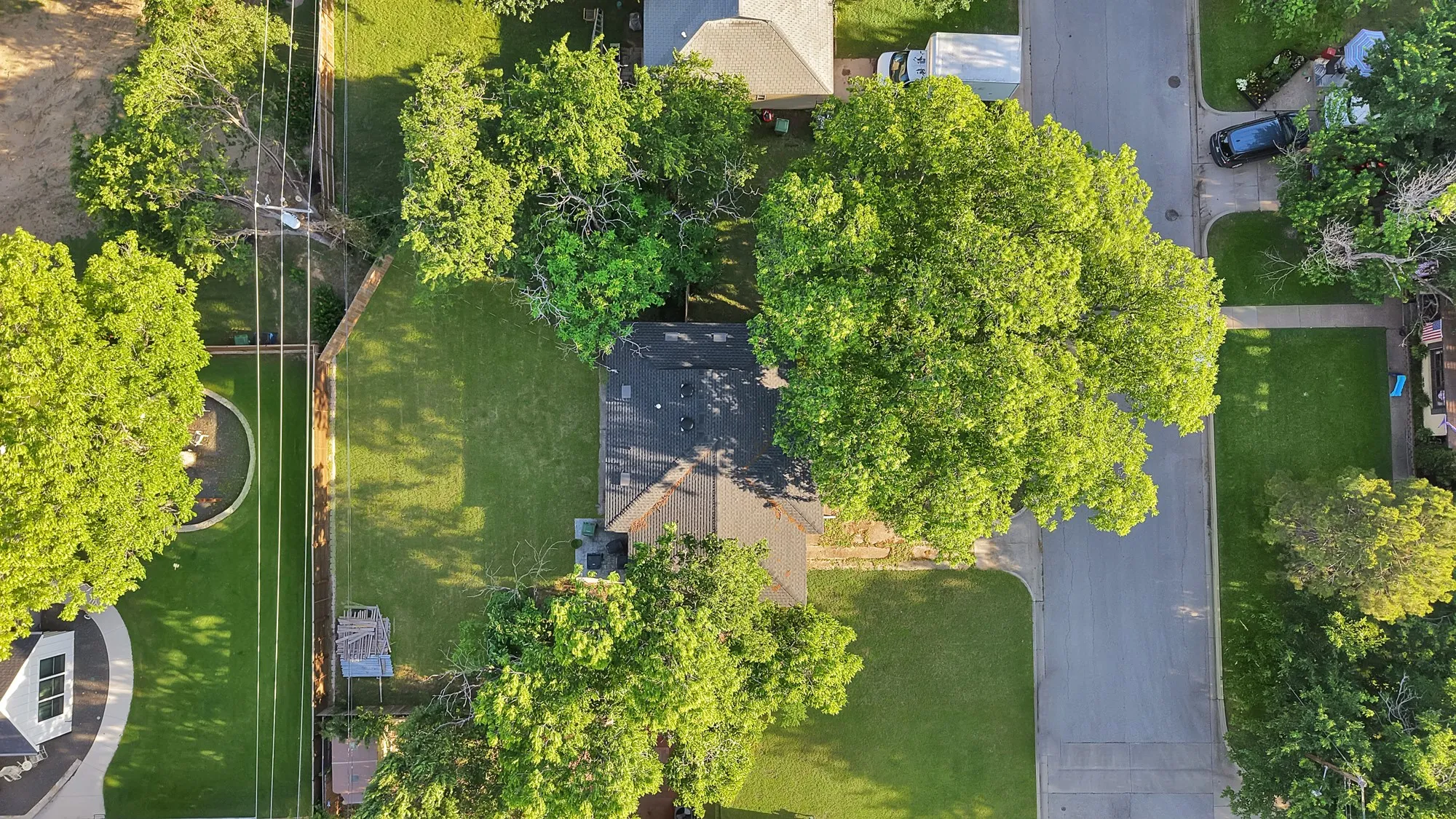 Single Family Residence For Sale in Tarrant County , 1103 Bellaire Drive, Grapevine, Texas 76051, 2 Bedroom, 1 Bathroom, Garage spaces, 814 Sqft, built in 1952, mls#21270851, Real Estate Agent in Grapevine, Homes For Sale in Tarrant county, Homes For Sale in Grapevine, Realtor in Grapevine Texas, Real Estate Brokerage Independent Realty Texas, Luminita Cordes Realtor