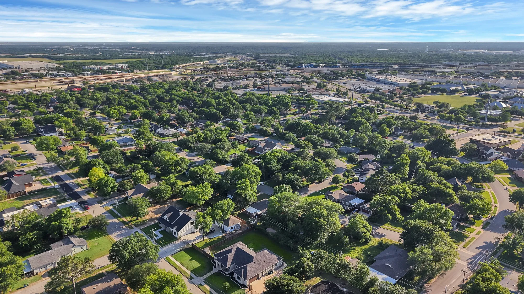 Single Family Residence For Sale in Tarrant County , 1103 Bellaire Drive, Grapevine, Texas 76051, 2 Bedroom, 1 Bathroom, Garage spaces, 814 Sqft, built in 1952, mls#21270851, Real Estate Agent in Grapevine, Homes For Sale in Tarrant county, Homes For Sale in Grapevine, Realtor in Grapevine Texas, Real Estate Brokerage Independent Realty Texas, Luminita Cordes Realtor