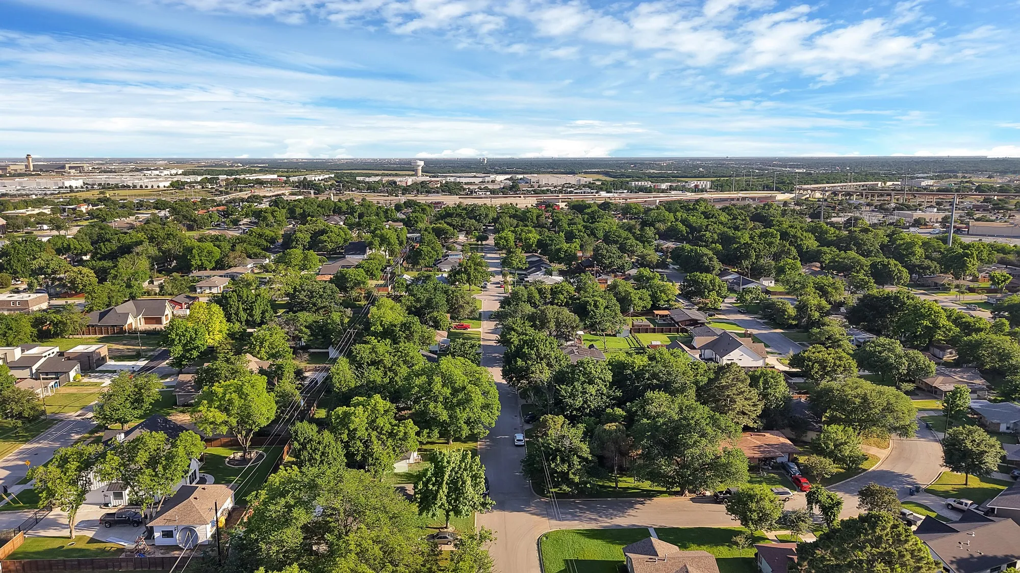 Single Family Residence For Sale in Tarrant County , 1103 Bellaire Drive, Grapevine, Texas 76051, 2 Bedroom, 1 Bathroom, Garage spaces, 814 Sqft, built in 1952, mls#21270851, Real Estate Agent in Grapevine, Homes For Sale in Tarrant county, Homes For Sale in Grapevine, Realtor in Grapevine Texas, Real Estate Brokerage Independent Realty Texas, Luminita Cordes Realtor