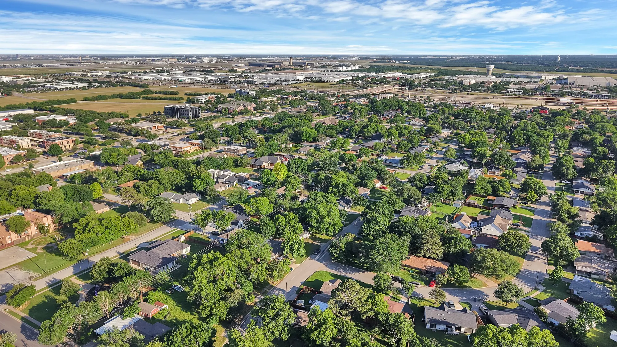 Single Family Residence For Sale in Tarrant County , 1103 Bellaire Drive, Grapevine, Texas 76051, 2 Bedroom, 1 Bathroom, Garage spaces, 814 Sqft, built in 1952, mls#21270851, Real Estate Agent in Grapevine, Homes For Sale in Tarrant county, Homes For Sale in Grapevine, Realtor in Grapevine Texas, Real Estate Brokerage Independent Realty Texas, Luminita Cordes Realtor