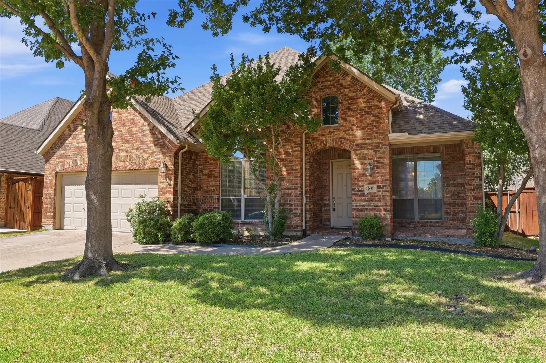 Single Family Residence For Rent in Denton County , 2633 Deer Hollow Drive, Little Elm, Texas 75068, 4 Bedroom, 3 Bathroom, 2 Garage spaces, 2,623 Sqft, built in 2005, mls#21270261, Real Estate Agent in Little Elm, Homes For Rent in Denton county, Homes For Rent in Little Elm, Realtor in Little Elm Texas, Real Estate Brokerage Independent Realty Texas, Luminita Cordes Realtor