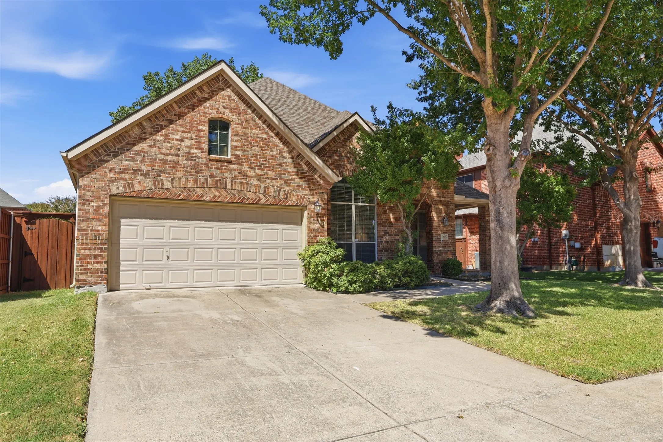 Single Family Residence For Rent in Denton County , 2633 Deer Hollow Drive, Little Elm, Texas 75068, 4 Bedroom, 3 Bathroom, 2 Garage spaces, 2,623 Sqft, built in 2005, mls#21270261, Real Estate Agent in Little Elm, Homes For Rent in Denton county, Homes For Rent in Little Elm, Realtor in Little Elm Texas, Real Estate Brokerage Independent Realty Texas, Luminita Cordes Realtor
