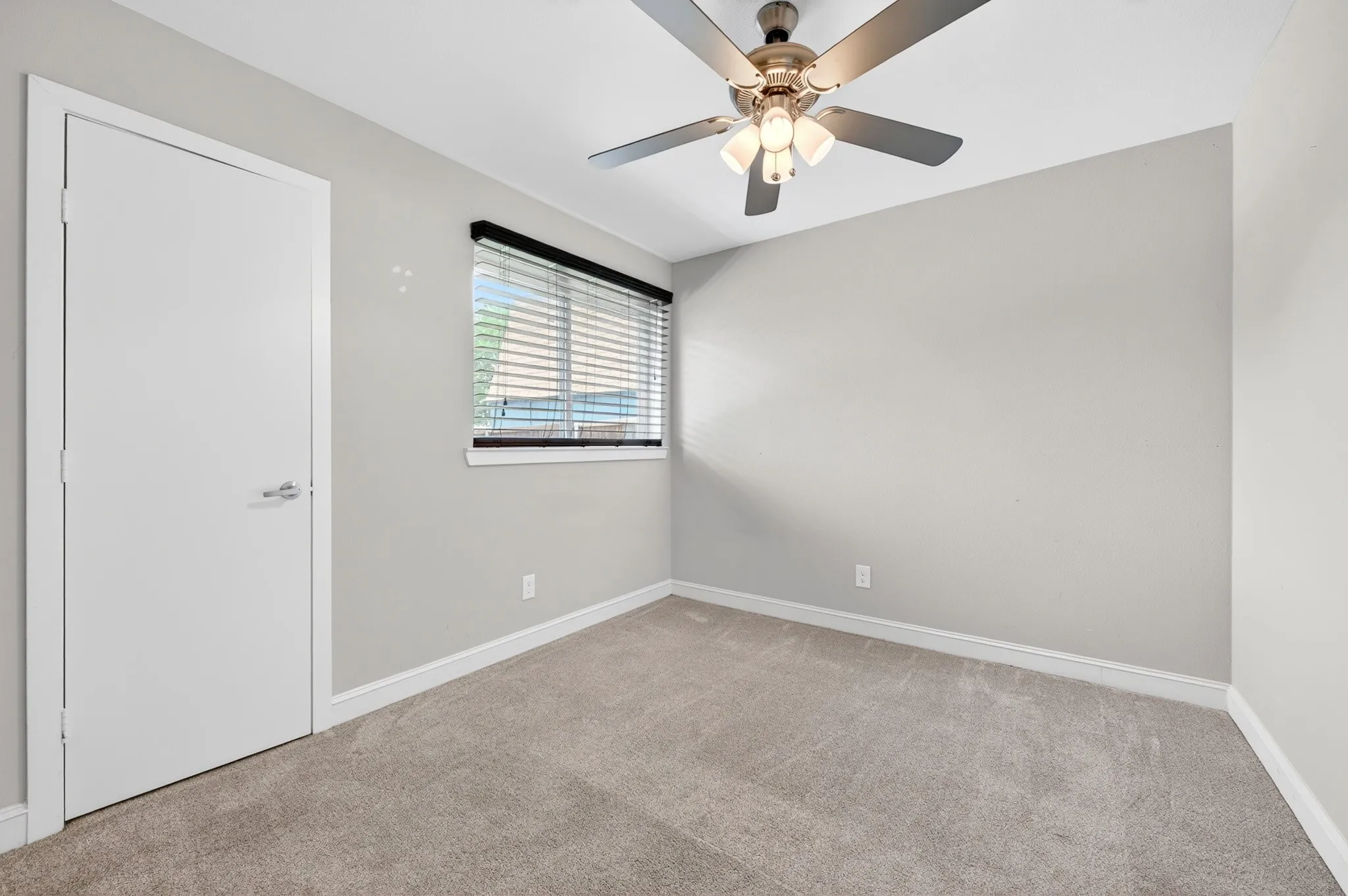 Single Family Residence For Sale in Collin County , 903 Grassy Glen Drive, Allen, Texas 75002, 4 Bedroom, 2 Bathroom, 2 Garage spaces, 1,358 Sqft, built in 1973, mls#21272851, Real Estate Agent in Allen, Homes For Sale in Collin county, Homes For Sale in Allen, Realtor in Allen Texas, Real Estate Brokerage Independent Realty Texas, Luminita Cordes Realtor