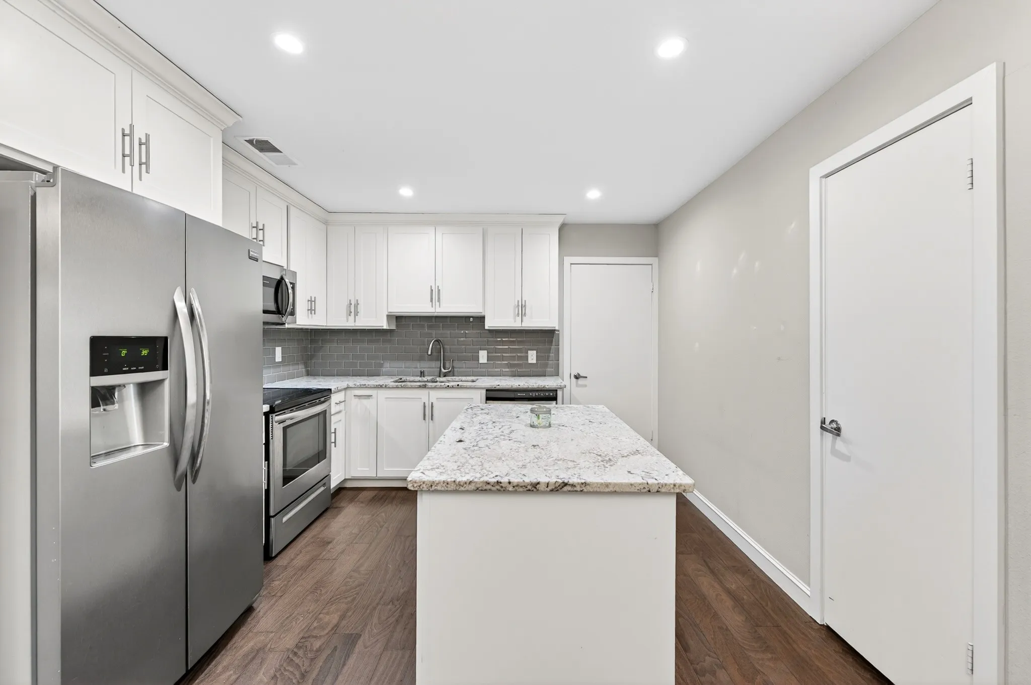 Single Family Residence For Sale in Collin County , 903 Grassy Glen Drive, Allen, Texas 75002, 4 Bedroom, 2 Bathroom, 2 Garage spaces, 1,358 Sqft, built in 1973, mls#21272851, Real Estate Agent in Allen, Homes For Sale in Collin county, Homes For Sale in Allen, Realtor in Allen Texas, Real Estate Brokerage Independent Realty Texas, Luminita Cordes Realtor