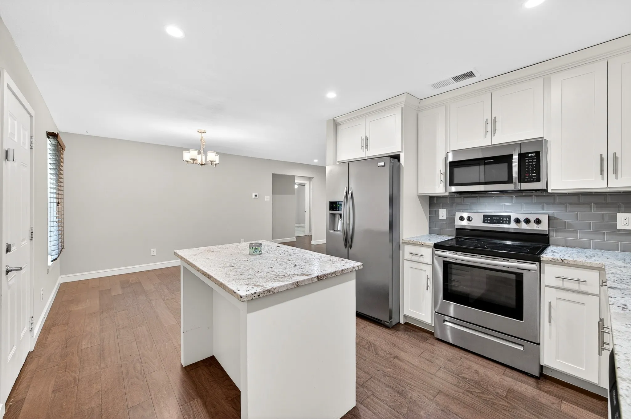 Single Family Residence For Sale in Collin County , 903 Grassy Glen Drive, Allen, Texas 75002, 4 Bedroom, 2 Bathroom, 2 Garage spaces, 1,358 Sqft, built in 1973, mls#21272851, Real Estate Agent in Allen, Homes For Sale in Collin county, Homes For Sale in Allen, Realtor in Allen Texas, Real Estate Brokerage Independent Realty Texas, Luminita Cordes Realtor