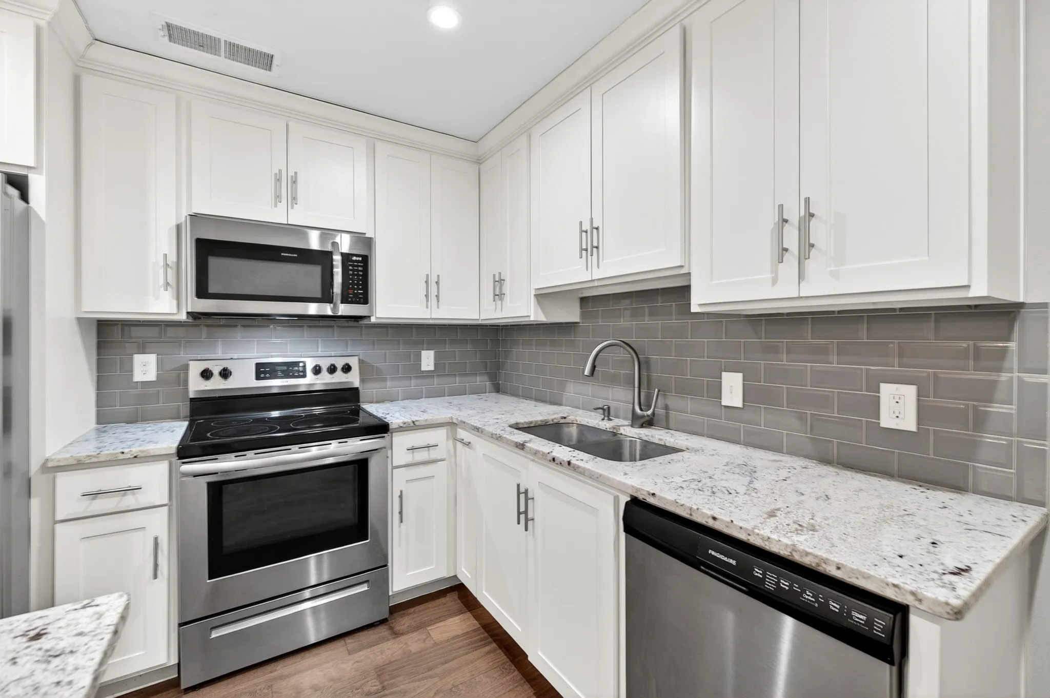 Single Family Residence For Sale in Collin County , 903 Grassy Glen Drive, Allen, Texas 75002, 4 Bedroom, 2 Bathroom, 2 Garage spaces, 1,358 Sqft, built in 1973, mls#21272851, Real Estate Agent in Allen, Homes For Sale in Collin county, Homes For Sale in Allen, Realtor in Allen Texas, Real Estate Brokerage Independent Realty Texas, Luminita Cordes Realtor