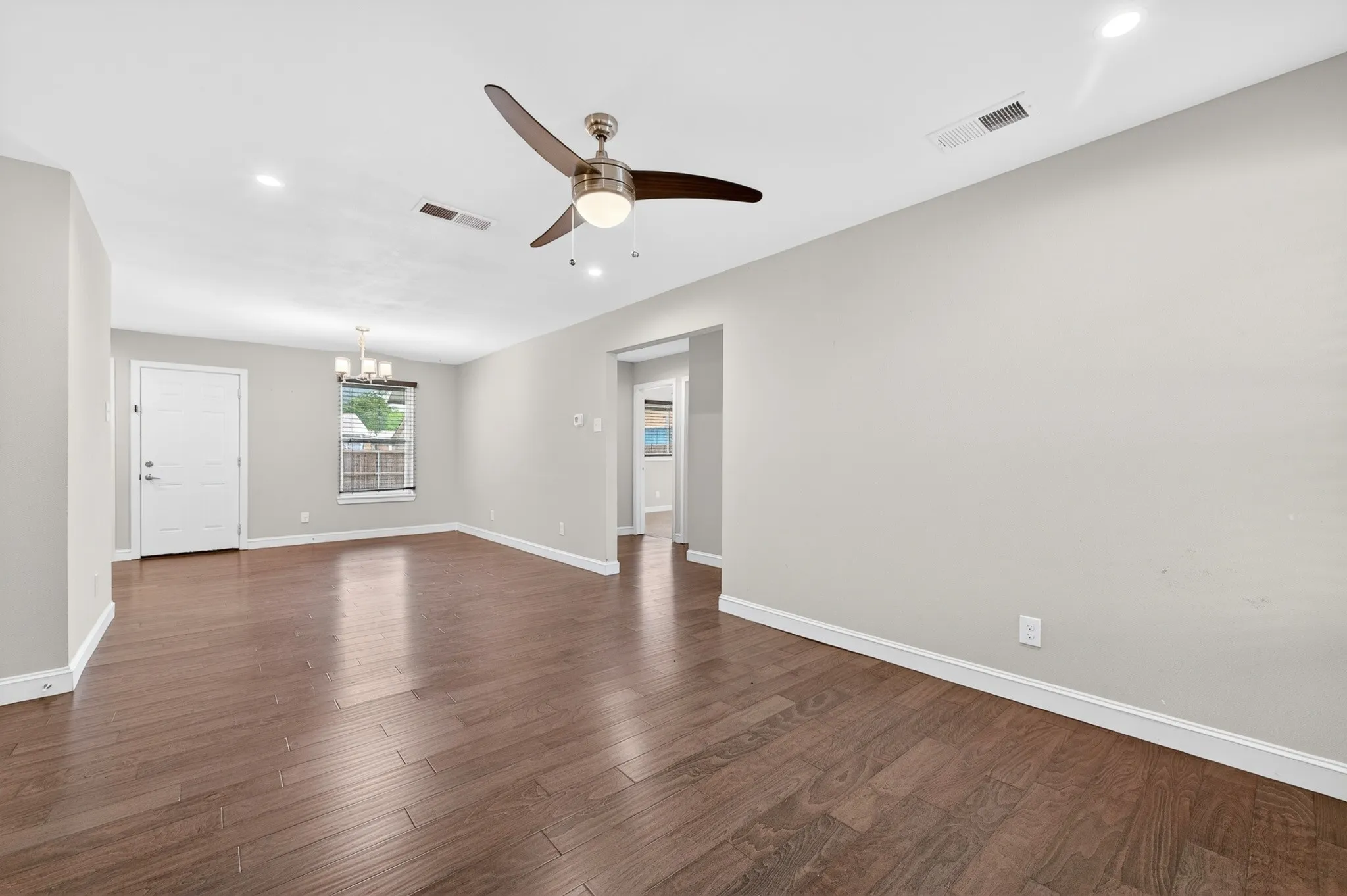 Single Family Residence For Sale in Collin County , 903 Grassy Glen Drive, Allen, Texas 75002, 4 Bedroom, 2 Bathroom, 2 Garage spaces, 1,358 Sqft, built in 1973, mls#21272851, Real Estate Agent in Allen, Homes For Sale in Collin county, Homes For Sale in Allen, Realtor in Allen Texas, Real Estate Brokerage Independent Realty Texas, Luminita Cordes Realtor