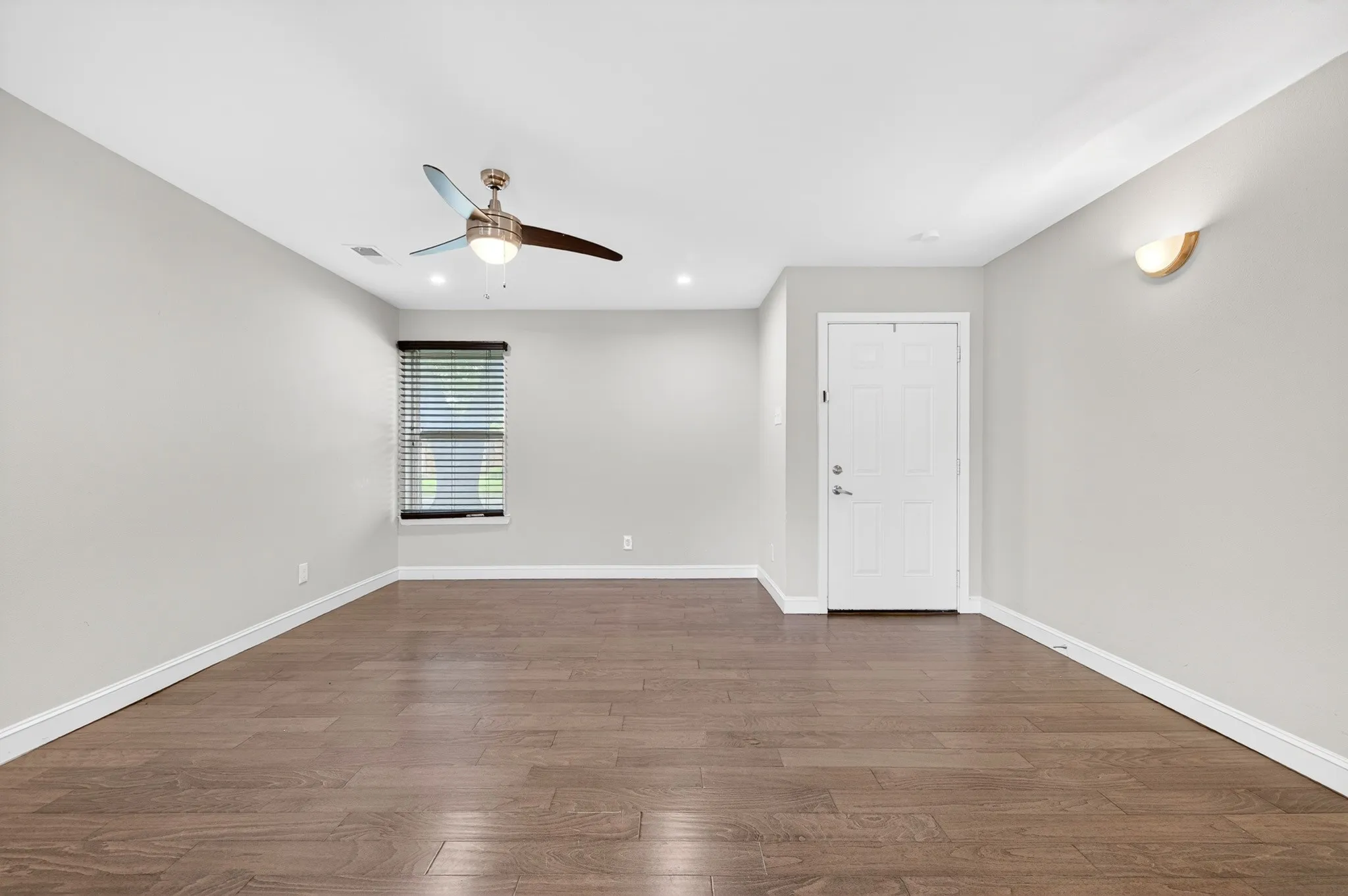 Single Family Residence For Sale in Collin County , 903 Grassy Glen Drive, Allen, Texas 75002, 4 Bedroom, 2 Bathroom, 2 Garage spaces, 1,358 Sqft, built in 1973, mls#21272851, Real Estate Agent in Allen, Homes For Sale in Collin county, Homes For Sale in Allen, Realtor in Allen Texas, Real Estate Brokerage Independent Realty Texas, Luminita Cordes Realtor