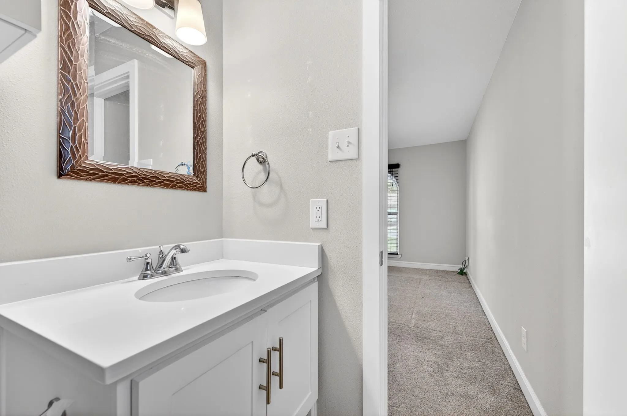 Single Family Residence For Sale in Collin County , 903 Grassy Glen Drive, Allen, Texas 75002, 4 Bedroom, 2 Bathroom, 2 Garage spaces, 1,358 Sqft, built in 1973, mls#21272851, Real Estate Agent in Allen, Homes For Sale in Collin county, Homes For Sale in Allen, Realtor in Allen Texas, Real Estate Brokerage Independent Realty Texas, Luminita Cordes Realtor