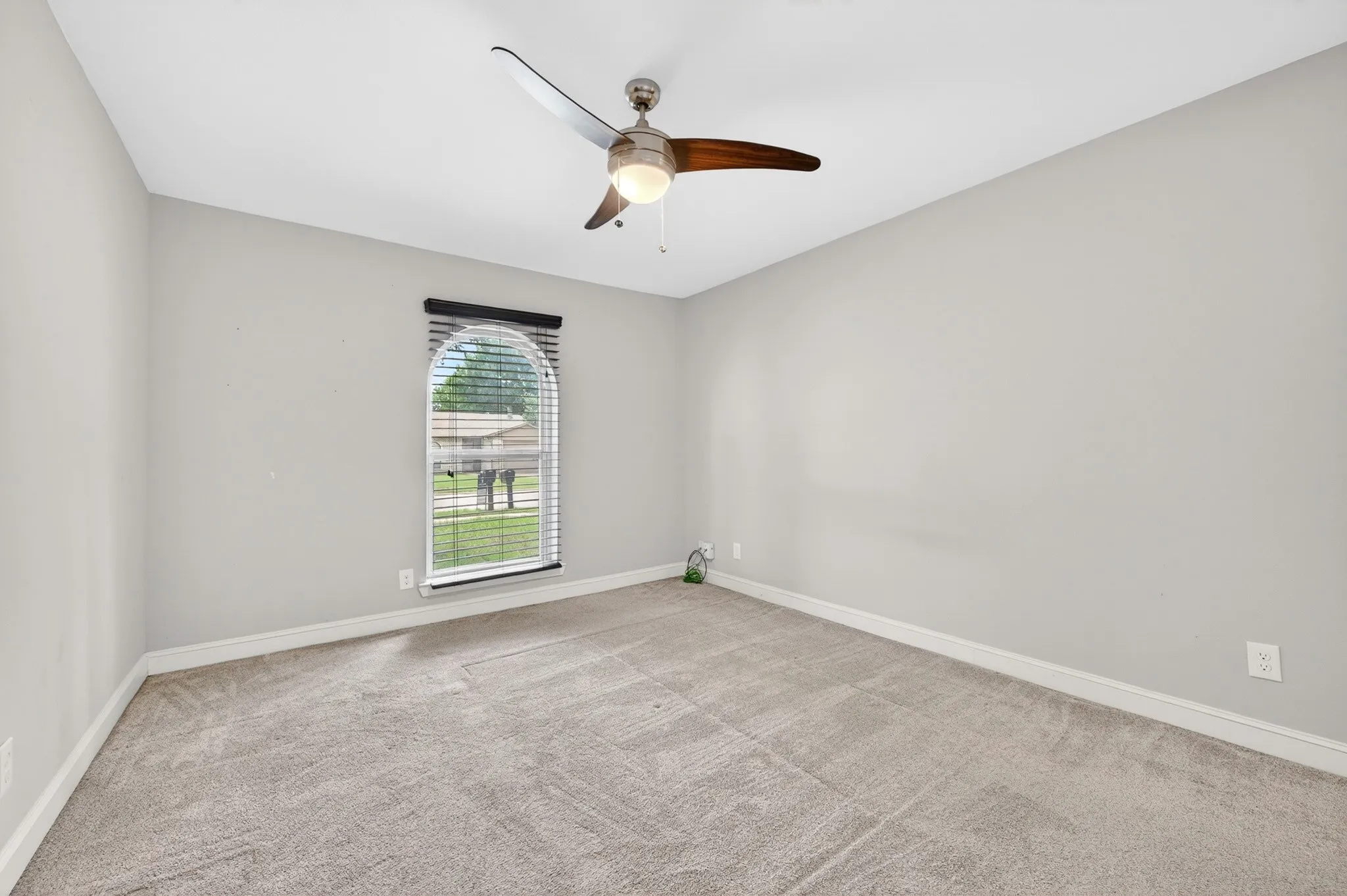 Single Family Residence For Sale in Collin County , 903 Grassy Glen Drive, Allen, Texas 75002, 4 Bedroom, 2 Bathroom, 2 Garage spaces, 1,358 Sqft, built in 1973, mls#21272851, Real Estate Agent in Allen, Homes For Sale in Collin county, Homes For Sale in Allen, Realtor in Allen Texas, Real Estate Brokerage Independent Realty Texas, Luminita Cordes Realtor