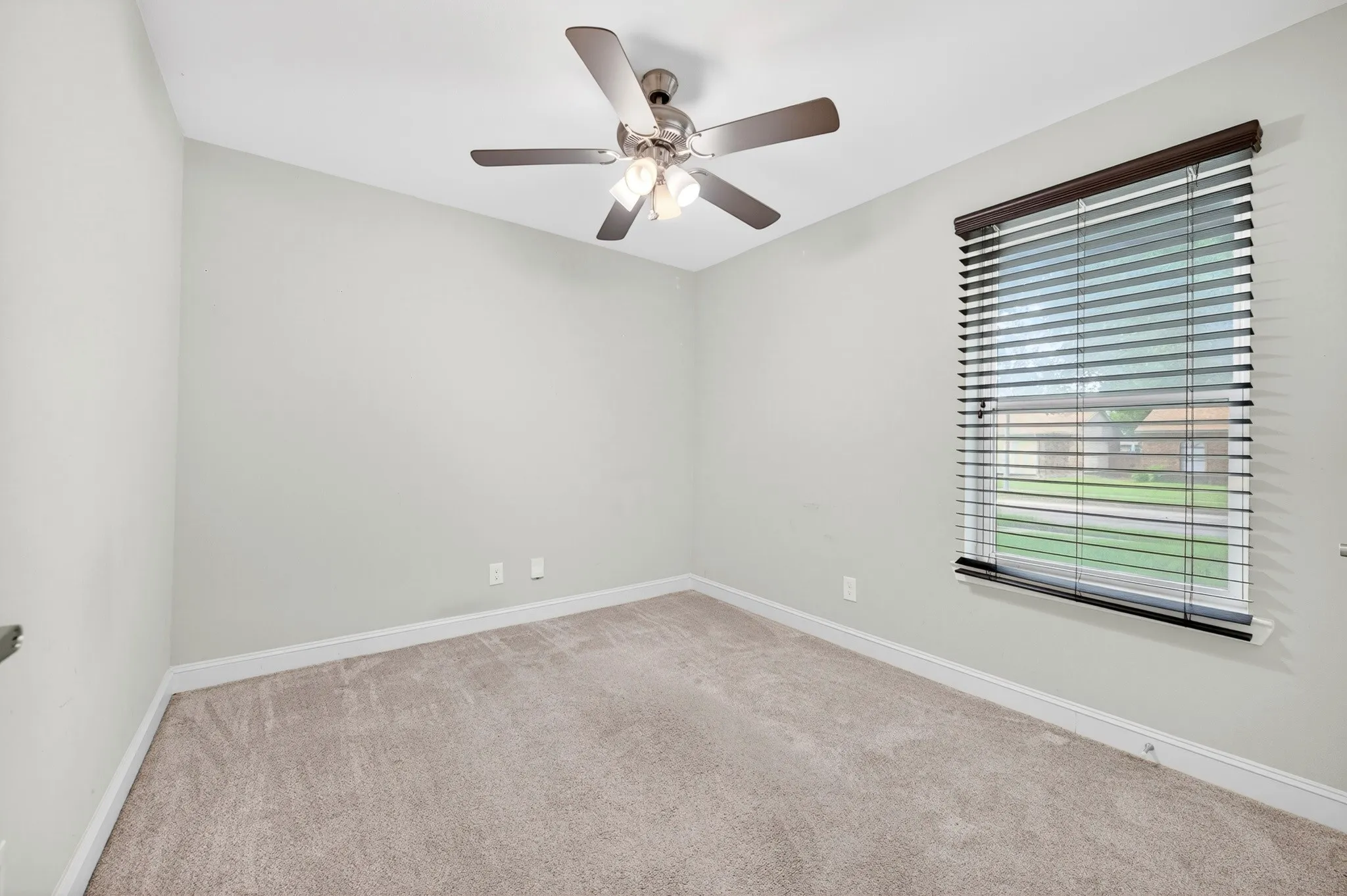 OR USE THIS AS A FRONT OFFICE!!!