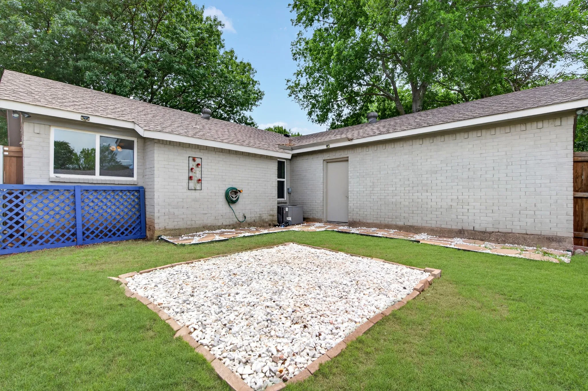 Single Family Residence For Sale in Collin County , 903 Grassy Glen Drive, Allen, Texas 75002, 4 Bedroom, 2 Bathroom, 2 Garage spaces, 1,358 Sqft, built in 1973, mls#21272851, Real Estate Agent in Allen, Homes For Sale in Collin county, Homes For Sale in Allen, Realtor in Allen Texas, Real Estate Brokerage Independent Realty Texas, Luminita Cordes Realtor