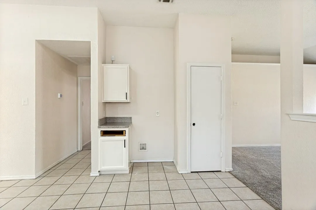 Single Family Residence For Sale in Tarrant County , 7120 Nohl Ranch Road, Fort Worth, Texas 76133, 4 Bedroom, 2 Bathroom, 2 Garage spaces, 1,903 Sqft, built in 1998, mls#21272858, Real Estate Agent in Fort Worth, Homes For Sale in Tarrant county, Homes For Sale in Fort Worth, Realtor in Fort Worth Texas, Real Estate Brokerage Independent Realty Texas, Luminita Cordes Realtor