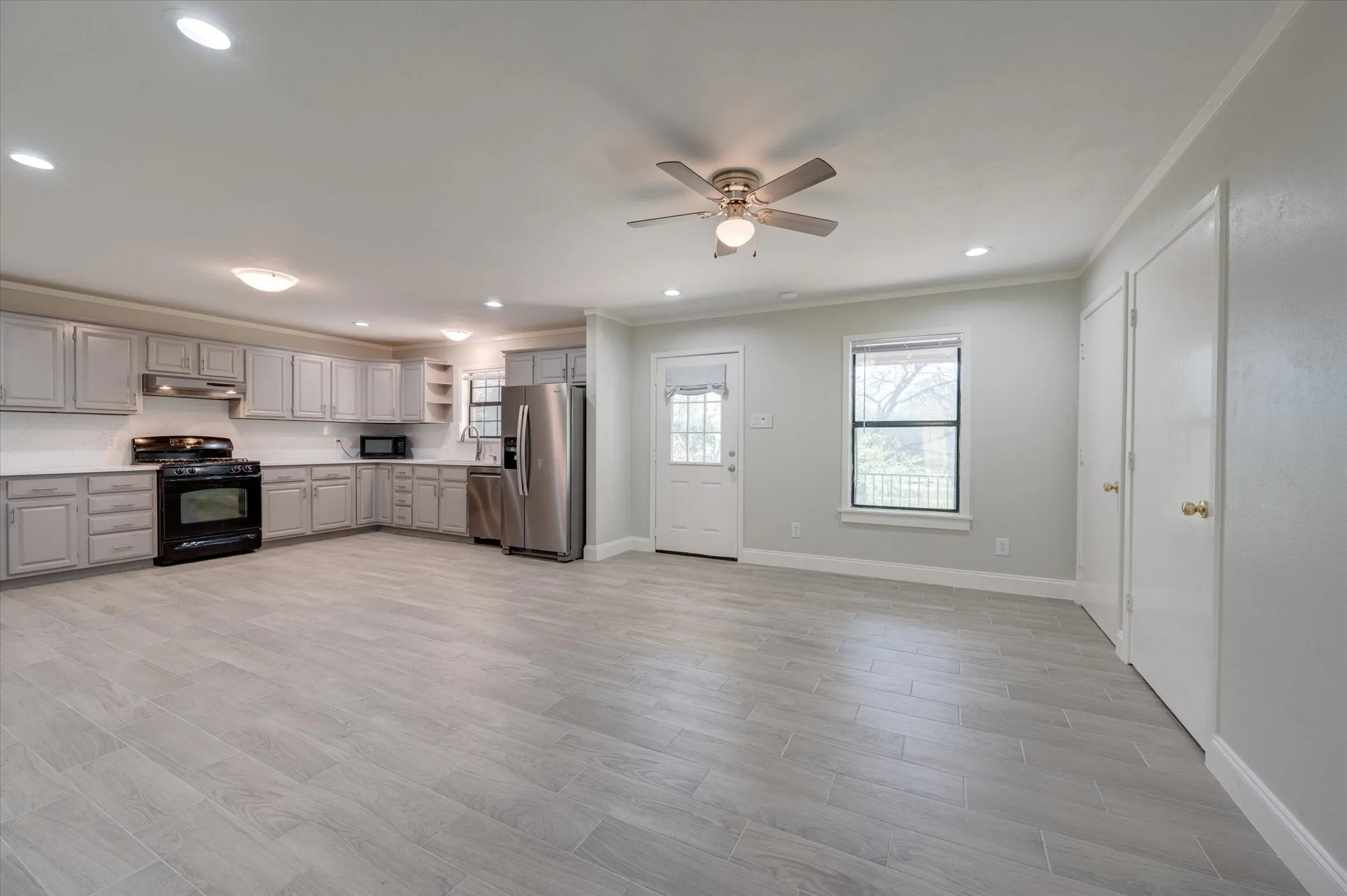 Single Family Residence For Rent in Denton County , 304 Oak Drive, Argyle, Texas 76226, 3 Bedroom, 2 Bathroom, Garage spaces, 1,947 Sqft, built in 1998, mls#21272846, Real Estate Agent in Argyle, Homes For Rent in Denton county, Homes For Rent in Argyle, Realtor in Argyle Texas, Real Estate Brokerage Independent Realty Texas, Luminita Cordes Realtor
