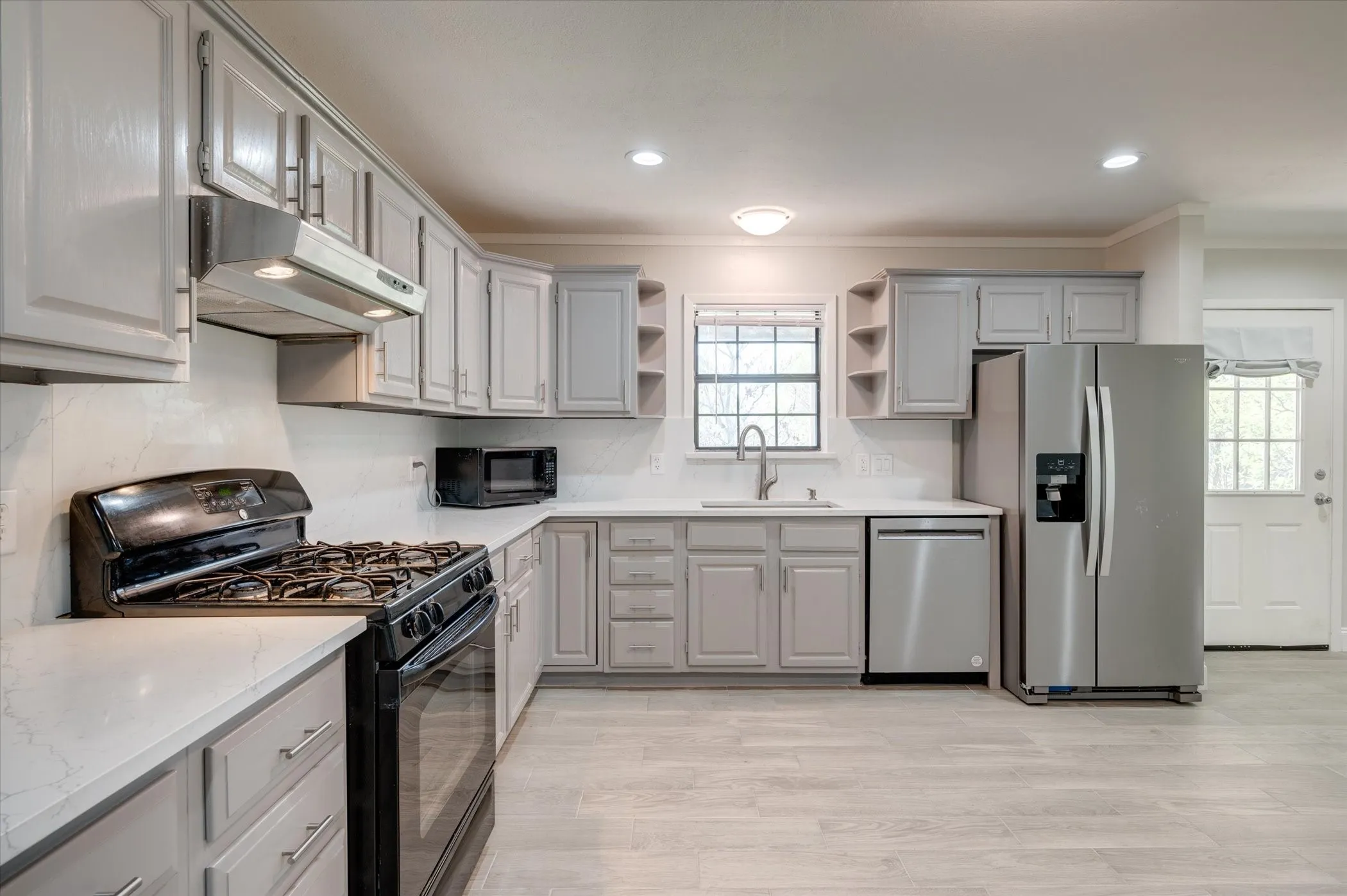 Single Family Residence For Rent in Denton County , 304 Oak Drive, Argyle, Texas 76226, 3 Bedroom, 2 Bathroom, Garage spaces, 1,947 Sqft, built in 1998, mls#21272846, Real Estate Agent in Argyle, Homes For Rent in Denton county, Homes For Rent in Argyle, Realtor in Argyle Texas, Real Estate Brokerage Independent Realty Texas, Luminita Cordes Realtor