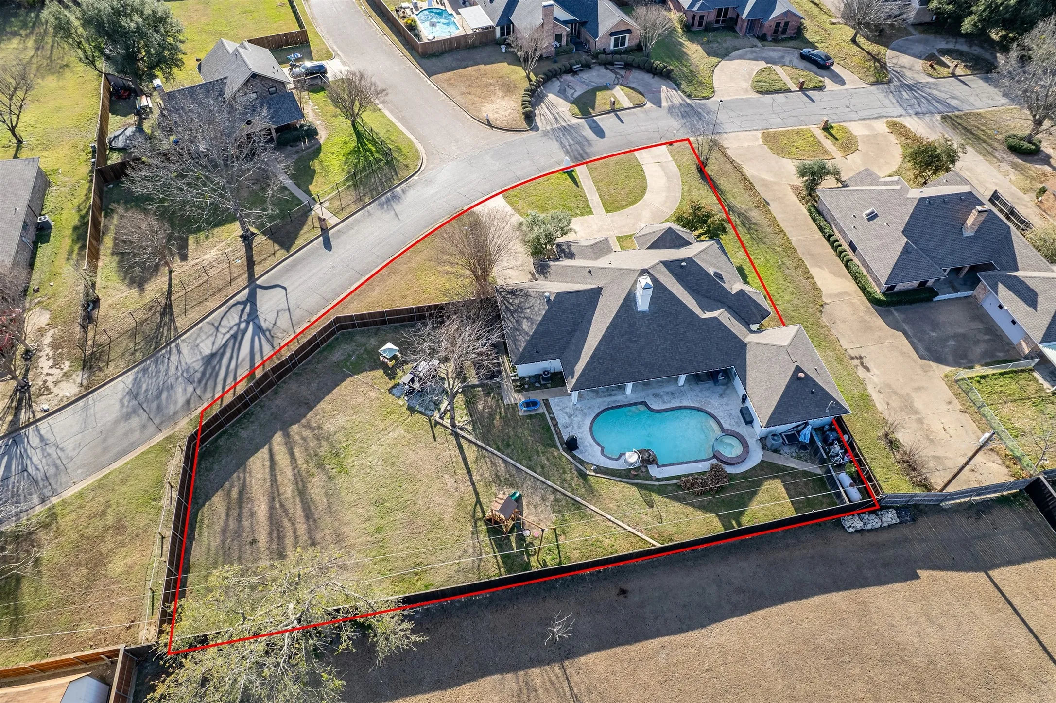 Single Family Residence For Sale in Kaufman County , 300 Rash Lane, Terrell, Texas 75160, 3 Bedroom, 3 Bathroom, 1 Garage spaces, 2,715 Sqft, built in 1988, mls#21272884, Real Estate Agent in Terrell, Homes For Sale in Kaufman county, Homes For Sale in Terrell, Realtor in Terrell Texas, Real Estate Brokerage Independent Realty Texas, Luminita Cordes Realtor