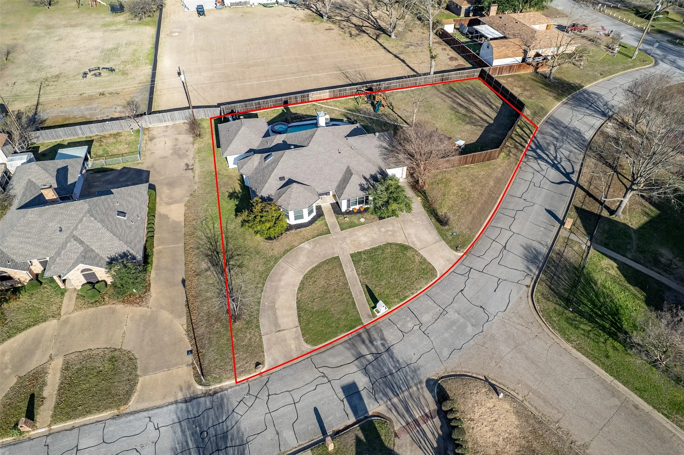 Single Family Residence For Sale in Kaufman County , 300 Rash Lane, Terrell, Texas 75160, 3 Bedroom, 3 Bathroom, 1 Garage spaces, 2,715 Sqft, built in 1988, mls#21272884, Real Estate Agent in Terrell, Homes For Sale in Kaufman county, Homes For Sale in Terrell, Realtor in Terrell Texas, Real Estate Brokerage Independent Realty Texas, Luminita Cordes Realtor