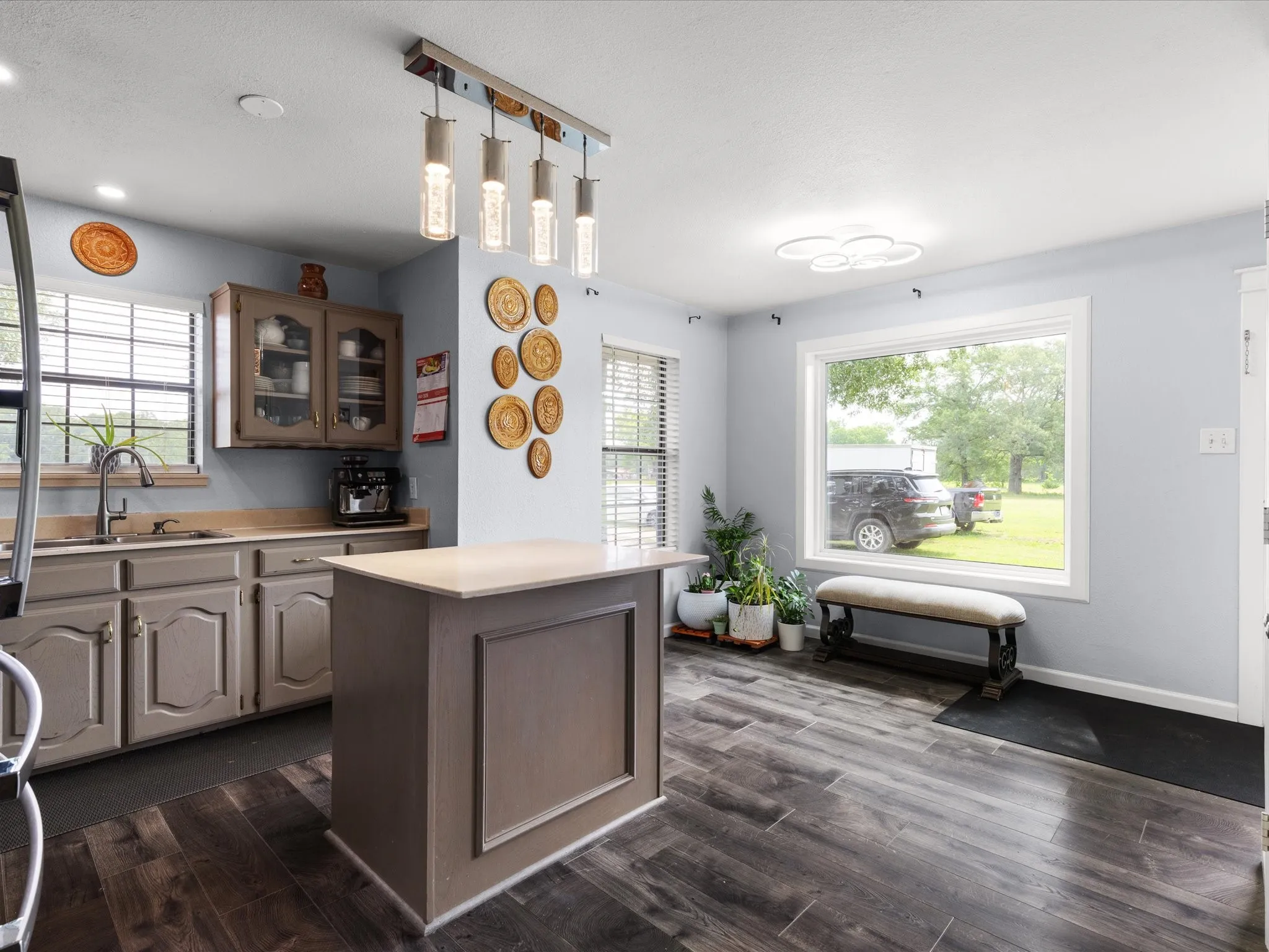 Single Family Residence For Sale in Rains County , 300 Rs County Road 3367, Emory, Texas 75440, 3 Bedrooms, 2 Bathrooms, Garage spaces, 1,626 Sqft, built in 1998, Price $509,995, mls#21272602, Real Estate Agent in Emory, Homes For Sale in Rains county, Homes For Sale in Emory, Realtor in Emory Texas, Real Estate Brokerage Independent Realty Texas, Luminita Cordes Realtor