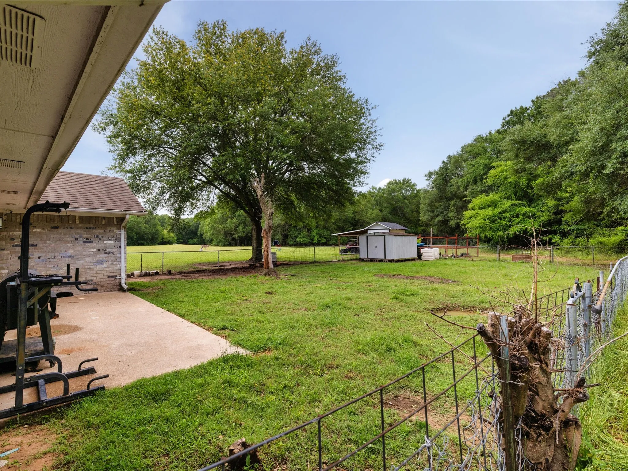 Single Family Residence For Sale in Rains County , 300 Rs County Road 3367, Emory, Texas 75440, 3 Bedrooms, 2 Bathrooms, Garage spaces, 1,626 Sqft, built in 1998, Price $509,995, mls#21272602, Real Estate Agent in Emory, Homes For Sale in Rains county, Homes For Sale in Emory, Realtor in Emory Texas, Real Estate Brokerage Independent Realty Texas, Luminita Cordes Realtor