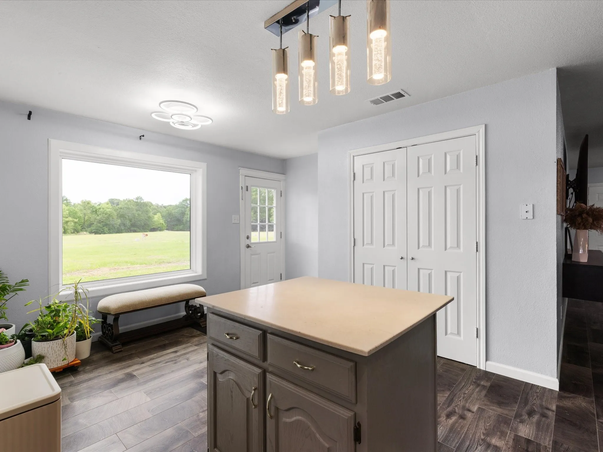 Single Family Residence For Sale in Rains County , 300 Rs County Road 3367, Emory, Texas 75440, 3 Bedrooms, 2 Bathrooms, Garage spaces, 1,626 Sqft, built in 1998, Price $509,995, mls#21272602, Real Estate Agent in Emory, Homes For Sale in Rains county, Homes For Sale in Emory, Realtor in Emory Texas, Real Estate Brokerage Independent Realty Texas, Luminita Cordes Realtor