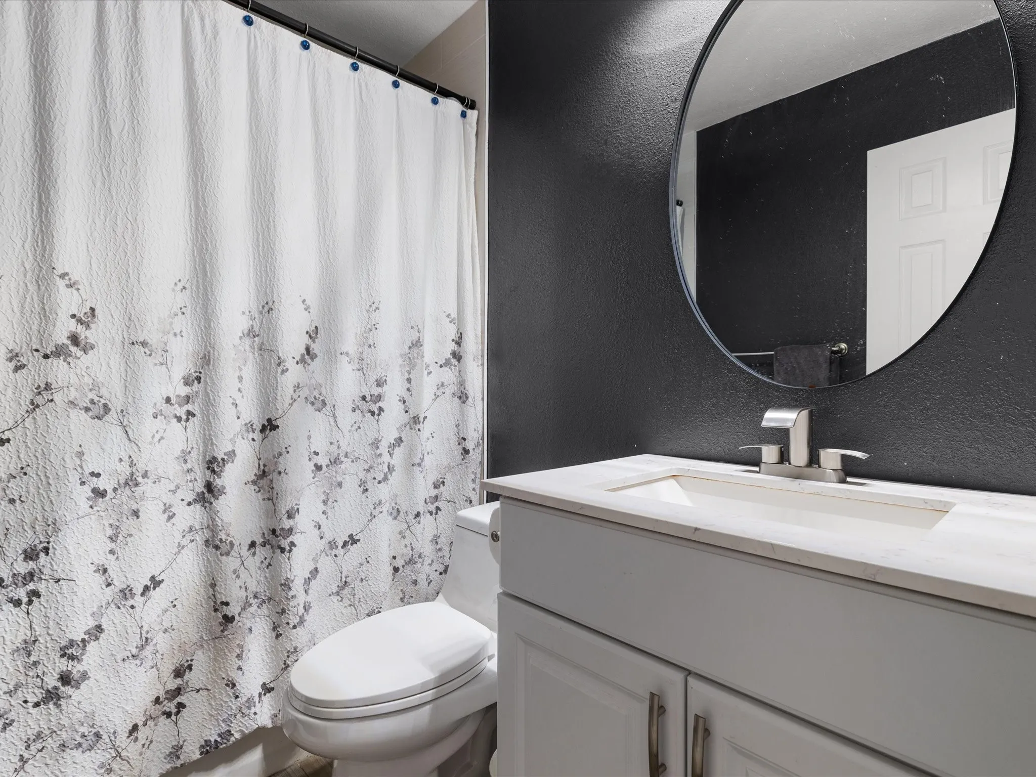 Single Family Residence For Sale in Rains County , 300 Rs County Road 3367, Emory, Texas 75440, 3 Bedrooms, 2 Bathrooms, Garage spaces, 1,626 Sqft, built in 1998, Price $509,995, mls#21272602, Real Estate Agent in Emory, Homes For Sale in Rains county, Homes For Sale in Emory, Realtor in Emory Texas, Real Estate Brokerage Independent Realty Texas, Luminita Cordes Realtor
