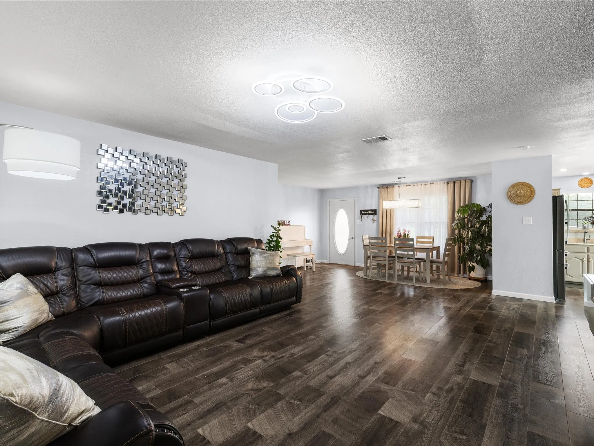 Single Family Residence For Sale in Rains County , 300 Rs County Road 3367, Emory, Texas 75440, 3 Bedrooms, 2 Bathrooms, Garage spaces, 1,626 Sqft, built in 1998, Price $509,995, mls#21272602, Real Estate Agent in Emory, Homes For Sale in Rains county, Homes For Sale in Emory, Realtor in Emory Texas, Real Estate Brokerage Independent Realty Texas, Luminita Cordes Realtor