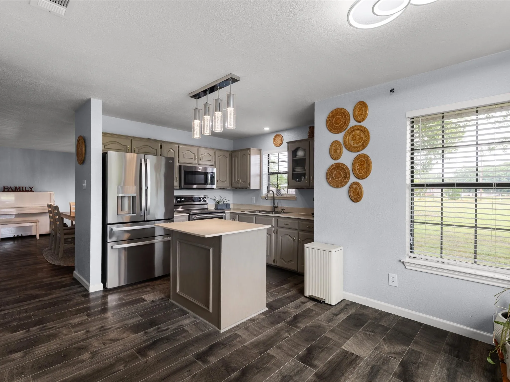 Single Family Residence For Sale in Rains County , 300 Rs County Road 3367, Emory, Texas 75440, 3 Bedrooms, 2 Bathrooms, Garage spaces, 1,626 Sqft, built in 1998, Price $509,995, mls#21272602, Real Estate Agent in Emory, Homes For Sale in Rains county, Homes For Sale in Emory, Realtor in Emory Texas, Real Estate Brokerage Independent Realty Texas, Luminita Cordes Realtor