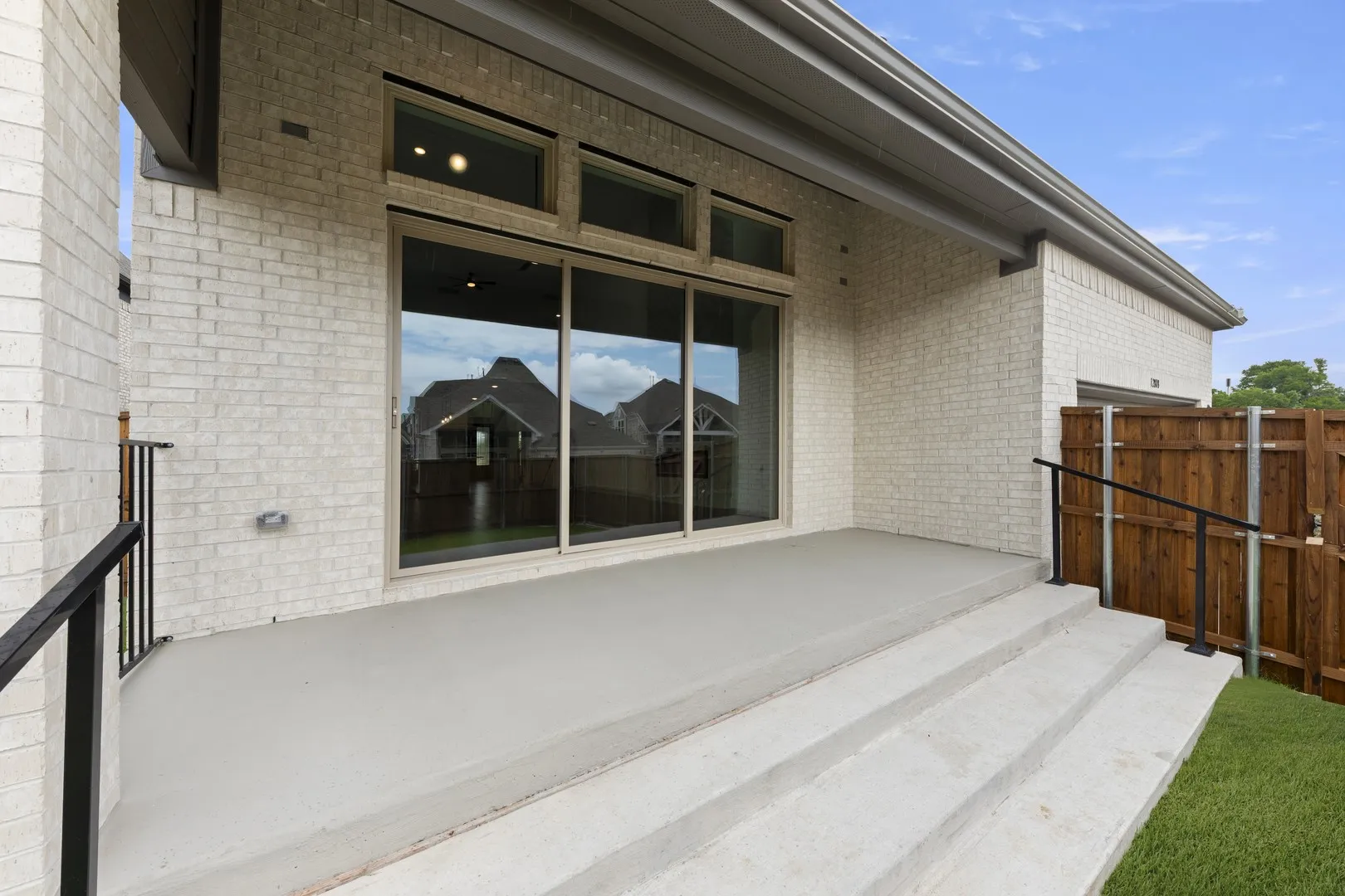 25. 12808 Cedar Ridge - Patio