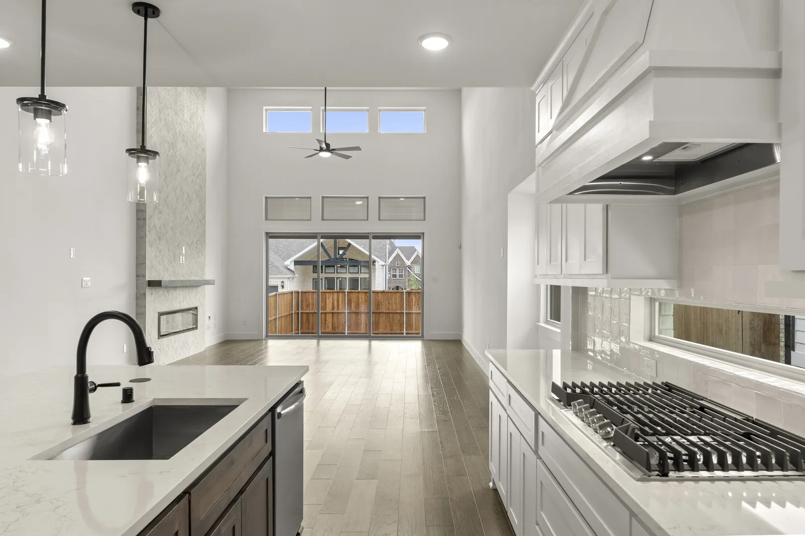 09. 12808 Cedar Ridge - Kitchen (3)