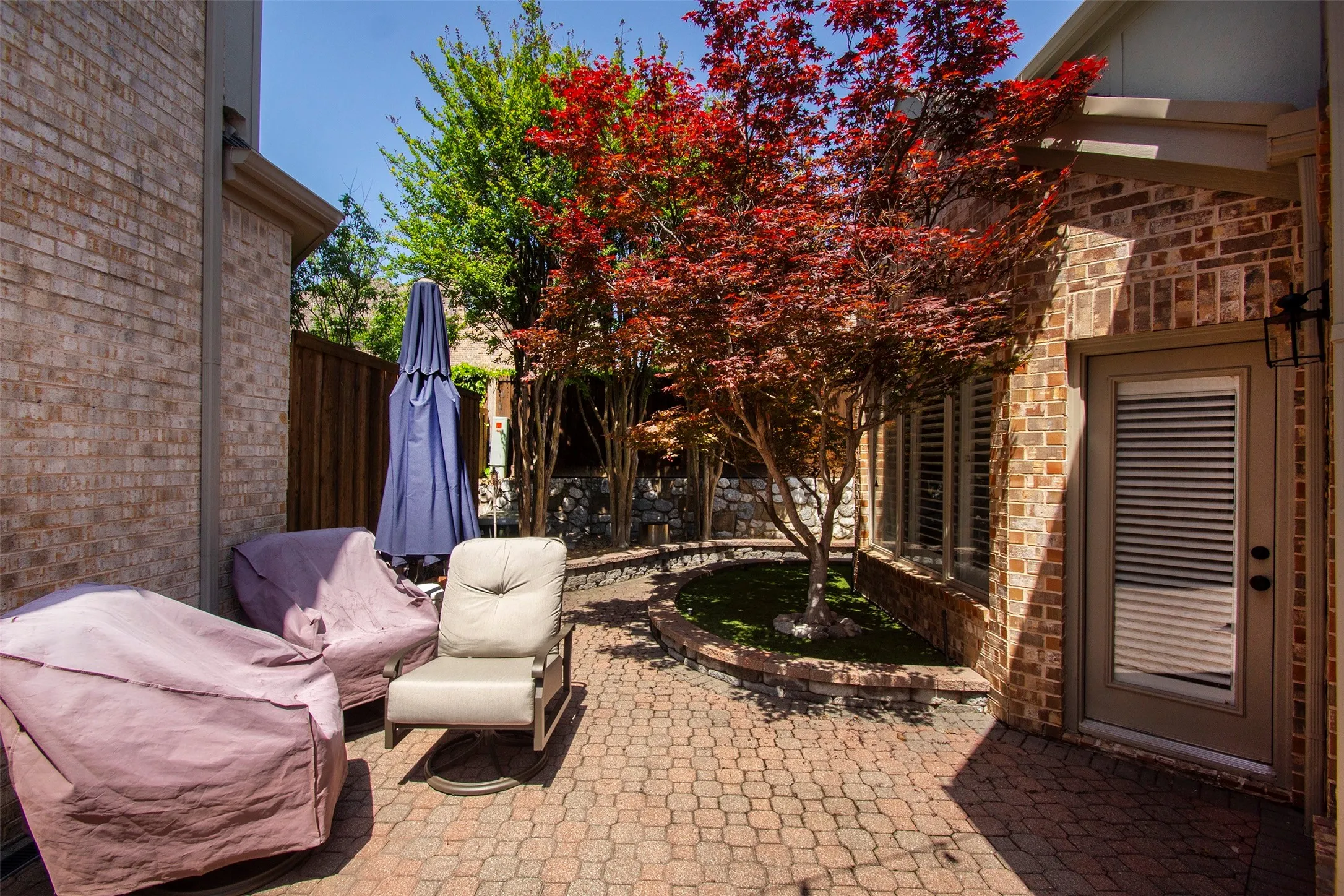 Single Family Residence For Sale in Collin County , 5450 Travis Drive, Frisco, Texas 75034, 3 Bedroom, 3 Bathroom, 2 Garage spaces, 2,987 Sqft, built in 1999, mls#21215690, Real Estate Agent in Frisco, Homes For Sale in Collin county, Homes For Sale in Frisco, Realtor in Frisco Texas, Real Estate Brokerage Independent Realty Texas, Luminita Cordes Realtor