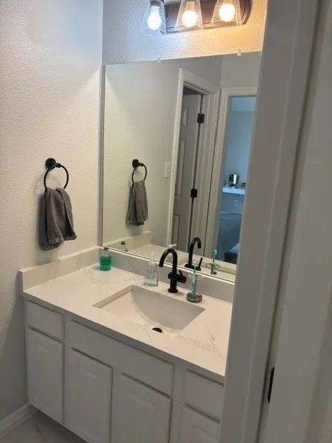 Single Family Residence For Sale in Collin County , 5450 Travis Drive, Frisco, Texas 75034, 3 Bedroom, 3 Bathroom, 2 Garage spaces, 2,987 Sqft, built in 1999, mls#21215690, Real Estate Agent in Frisco, Homes For Sale in Collin county, Homes For Sale in Frisco, Realtor in Frisco Texas, Real Estate Brokerage Independent Realty Texas, Luminita Cordes Realtor