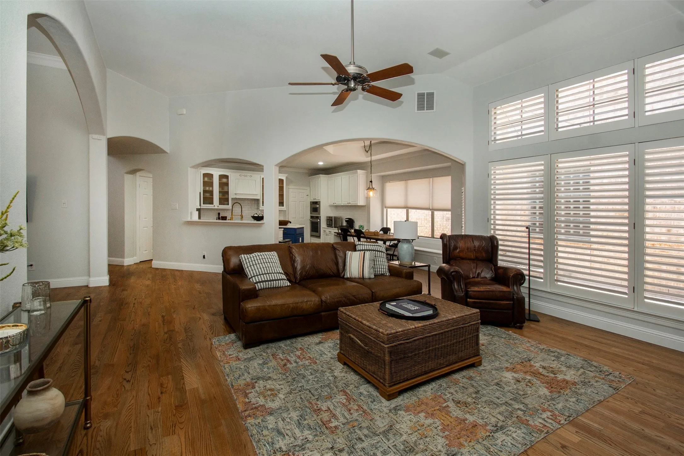 Single Family Residence For Sale in Collin County , 5450 Travis Drive, Frisco, Texas 75034, 3 Bedroom, 3 Bathroom, 2 Garage spaces, 2,987 Sqft, built in 1999, mls#21215690, Real Estate Agent in Frisco, Homes For Sale in Collin county, Homes For Sale in Frisco, Realtor in Frisco Texas, Real Estate Brokerage Independent Realty Texas, Luminita Cordes Realtor