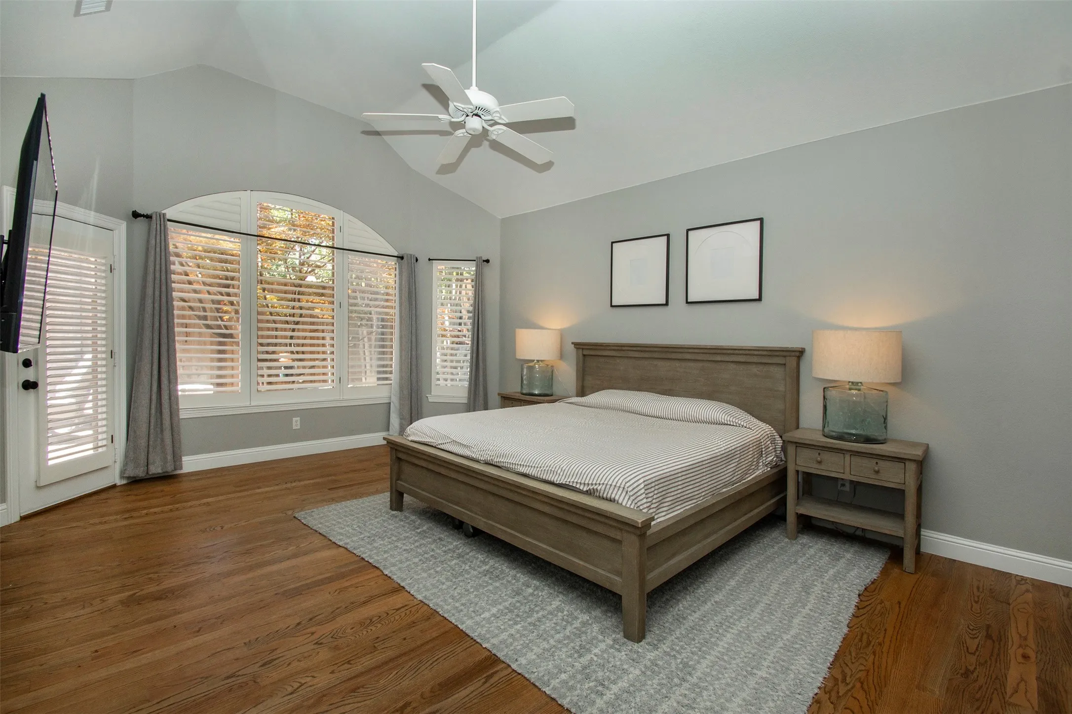 Single Family Residence For Sale in Collin County , 5450 Travis Drive, Frisco, Texas 75034, 3 Bedroom, 3 Bathroom, 2 Garage spaces, 2,987 Sqft, built in 1999, mls#21215690, Real Estate Agent in Frisco, Homes For Sale in Collin county, Homes For Sale in Frisco, Realtor in Frisco Texas, Real Estate Brokerage Independent Realty Texas, Luminita Cordes Realtor