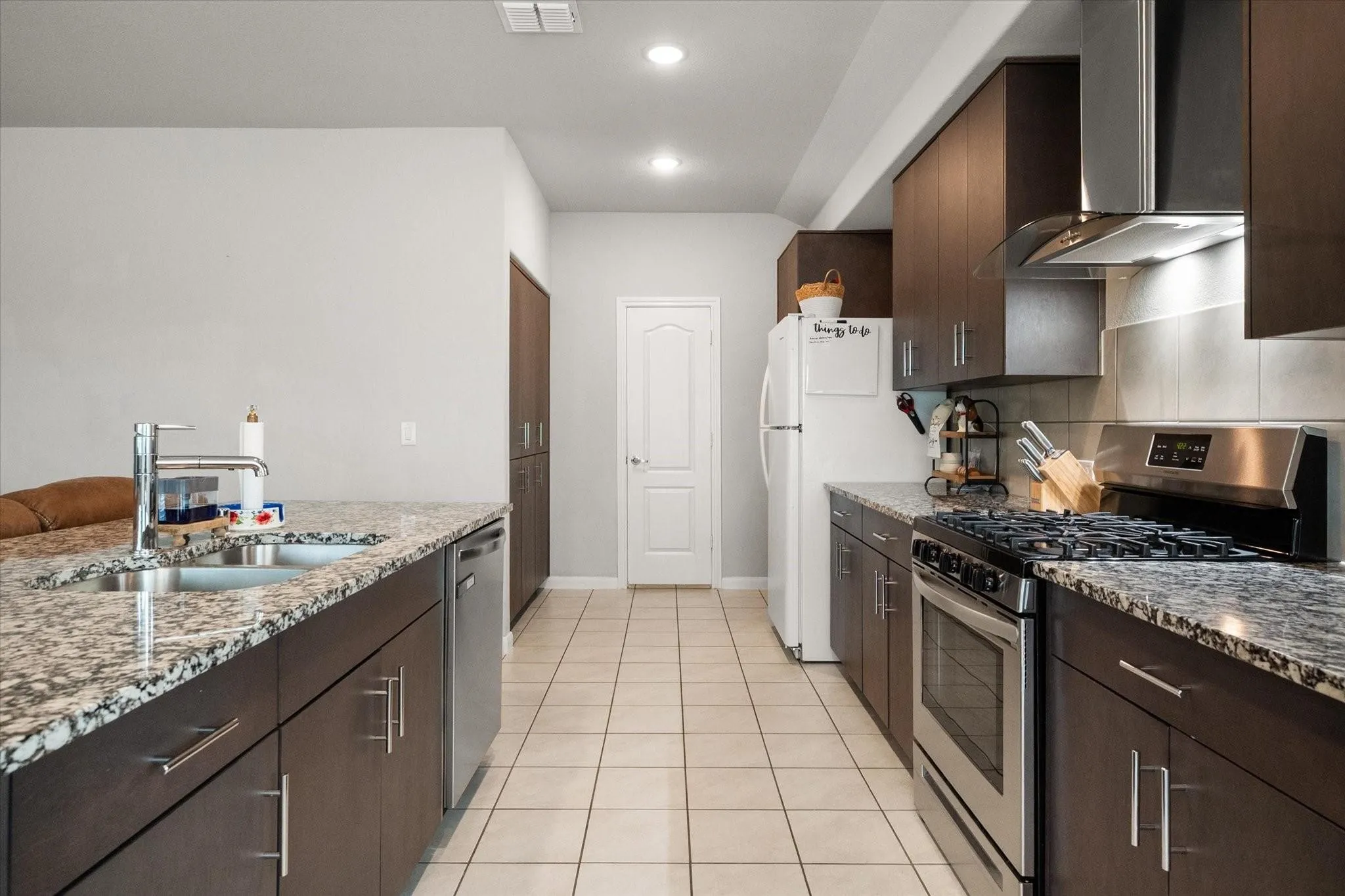 Single Family Residence For Sale in Johnson County , 1100 Nighthawk Trail, Alvarado, Texas 76009, 3 Bedrooms, 2 Bathrooms, 2 Garage spaces, 1,695 Sqft, built in 2021, Price $285,000, mls#21272881, Real Estate Agent in Alvarado, Homes For Sale in Johnson county, Homes For Sale in Alvarado, Realtor in Alvarado Texas, Real Estate Brokerage Independent Realty Texas, Luminita Cordes Realtor