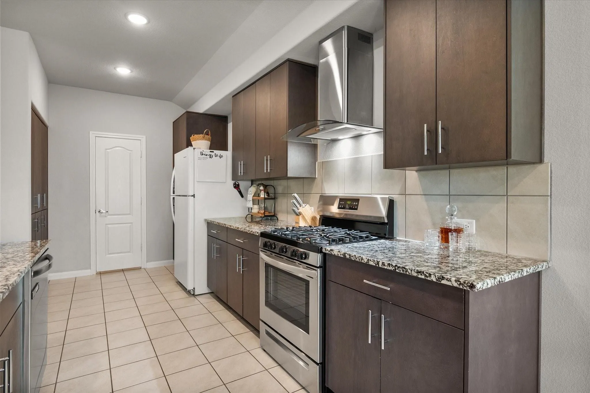 Single Family Residence For Sale in Johnson County , 1100 Nighthawk Trail, Alvarado, Texas 76009, 3 Bedrooms, 2 Bathrooms, 2 Garage spaces, 1,695 Sqft, built in 2021, Price $285,000, mls#21272881, Real Estate Agent in Alvarado, Homes For Sale in Johnson county, Homes For Sale in Alvarado, Realtor in Alvarado Texas, Real Estate Brokerage Independent Realty Texas, Luminita Cordes Realtor
