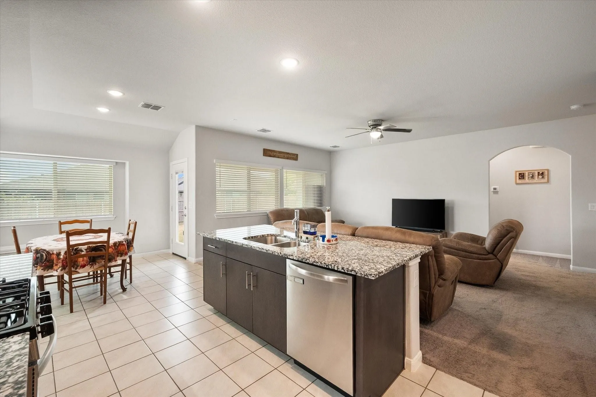 Single Family Residence For Sale in Johnson County , 1100 Nighthawk Trail, Alvarado, Texas 76009, 3 Bedrooms, 2 Bathrooms, 2 Garage spaces, 1,695 Sqft, built in 2021, Price $285,000, mls#21272881, Real Estate Agent in Alvarado, Homes For Sale in Johnson county, Homes For Sale in Alvarado, Realtor in Alvarado Texas, Real Estate Brokerage Independent Realty Texas, Luminita Cordes Realtor