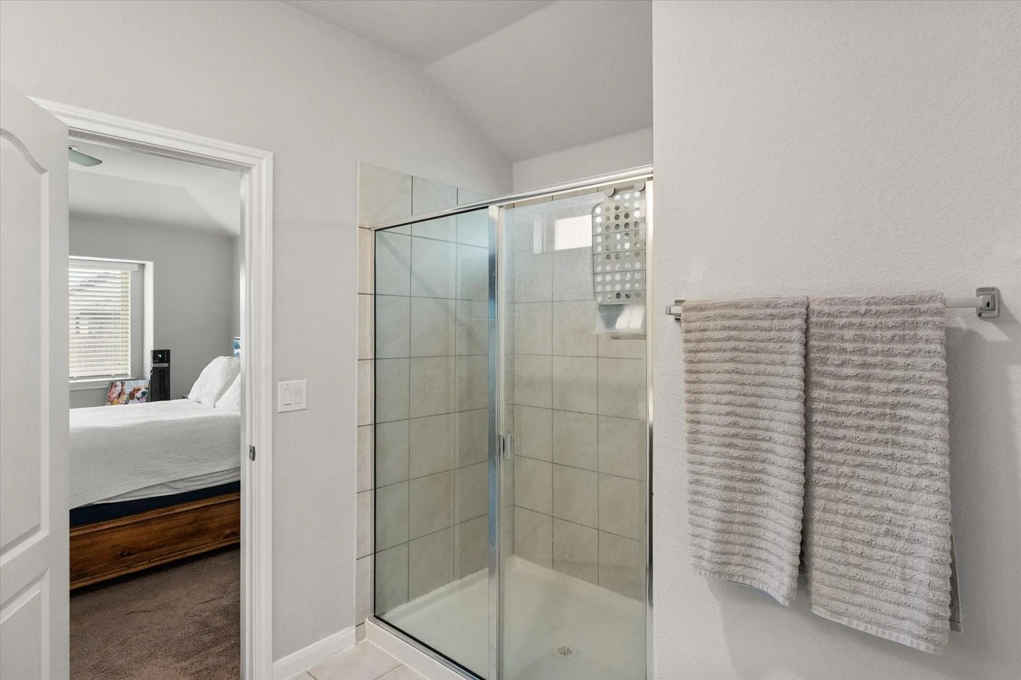 Single Family Residence For Sale in Johnson County , 1100 Nighthawk Trail, Alvarado, Texas 76009, 3 Bedrooms, 2 Bathrooms, 2 Garage spaces, 1,695 Sqft, built in 2021, Price $285,000, mls#21272881, Real Estate Agent in Alvarado, Homes For Sale in Johnson county, Homes For Sale in Alvarado, Realtor in Alvarado Texas, Real Estate Brokerage Independent Realty Texas, Luminita Cordes Realtor