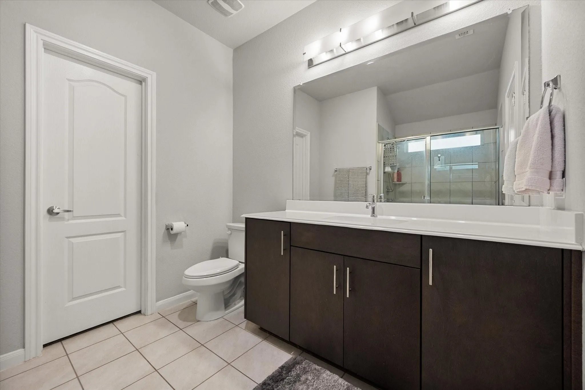 Single Family Residence For Sale in Johnson County , 1100 Nighthawk Trail, Alvarado, Texas 76009, 3 Bedrooms, 2 Bathrooms, 2 Garage spaces, 1,695 Sqft, built in 2021, Price $285,000, mls#21272881, Real Estate Agent in Alvarado, Homes For Sale in Johnson county, Homes For Sale in Alvarado, Realtor in Alvarado Texas, Real Estate Brokerage Independent Realty Texas, Luminita Cordes Realtor