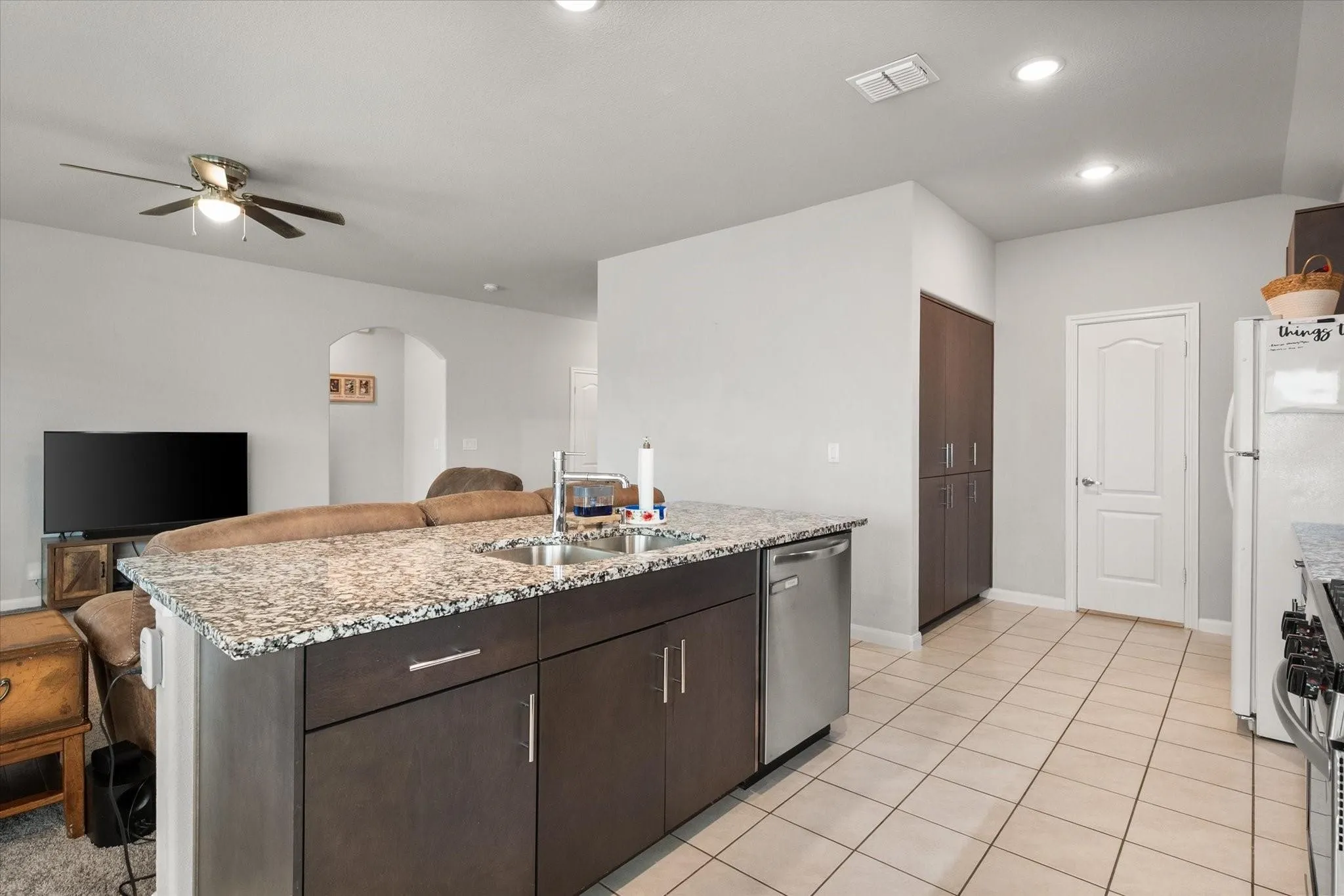 Single Family Residence For Sale in Johnson County , 1100 Nighthawk Trail, Alvarado, Texas 76009, 3 Bedrooms, 2 Bathrooms, 2 Garage spaces, 1,695 Sqft, built in 2021, Price $285,000, mls#21272881, Real Estate Agent in Alvarado, Homes For Sale in Johnson county, Homes For Sale in Alvarado, Realtor in Alvarado Texas, Real Estate Brokerage Independent Realty Texas, Luminita Cordes Realtor
