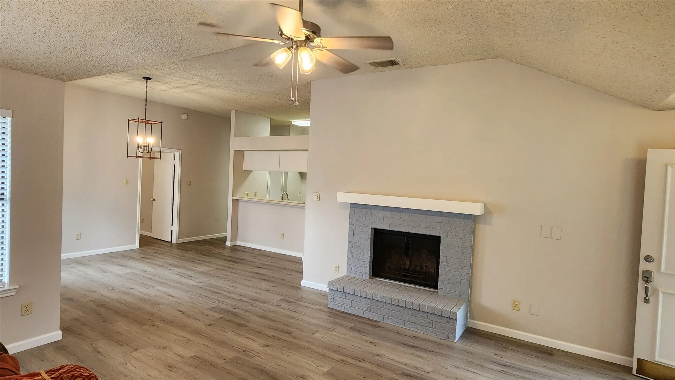 Single Family Residence For Rent in Dallas County , 520 Kirkland Drive, Coppell, Texas 75019, 2 Bedroom, 2 Bathroom, 1 Garage spaces, 1,201 Sqft, built in 1984, mls#21272946, Real Estate Agent in Coppell, Homes For Rent in Dallas county, Homes For Rent in Coppell, Realtor in Coppell Texas, Real Estate Brokerage Independent Realty Texas, Luminita Cordes Realtor