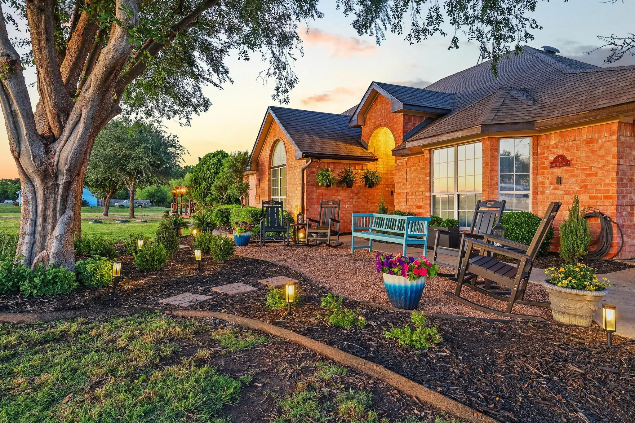Single Family Residence For Sale in Fannin County , 981 County Road 4918, Trenton, Texas 75490, 5 Bedroom, 3 Bathroom, 2 Garage spaces, 2,606 Sqft, built in 1995, mls#21268765, Real Estate Agent in Trenton, Homes For Sale in Fannin county, Homes For Sale in Trenton, Realtor in Trenton Texas, Real Estate Brokerage Independent Realty Texas, Luminita Cordes Realtor