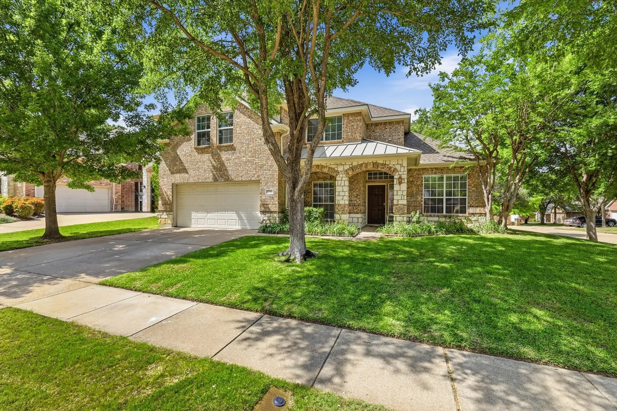 Single Family Residence For Sale in Tarrant County , 5733 Sugar Maple Drive, Fort Worth, Texas 76244, 4 Bedroom, 3 Bathroom, 3 Garage spaces, 2,654 Sqft, built in 2000, mls#21265207, Real Estate Agent in Fort Worth, Homes For Sale in Tarrant county, Homes For Sale in Fort Worth, Realtor in Fort Worth Texas, Real Estate Brokerage Independent Realty Texas, Luminita Cordes Realtor