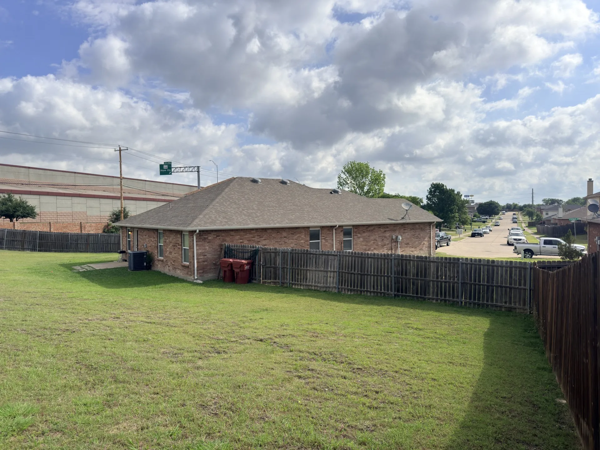 Single Family Residence For Sale in Rockwall County , 1201 Cyprus Drive, Royse City, Texas 75189, 3 Bedroom, 2 Bathroom, 2 Garage spaces, 1,869 Sqft, built in 2006, mls#21272968, Real Estate Agent in Royse City, Homes For Sale in Rockwall county, Homes For Sale in Royse City, Realtor in Royse City Texas, Real Estate Brokerage Independent Realty Texas, Luminita Cordes Realtor